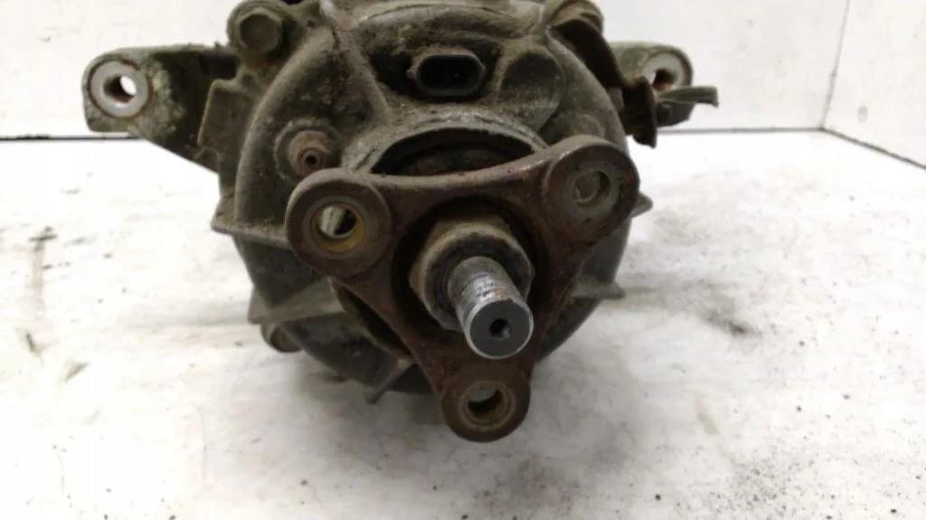Reductor trasero Kia 5102027001 2.66L gasolina 132kW 2006 usado 8