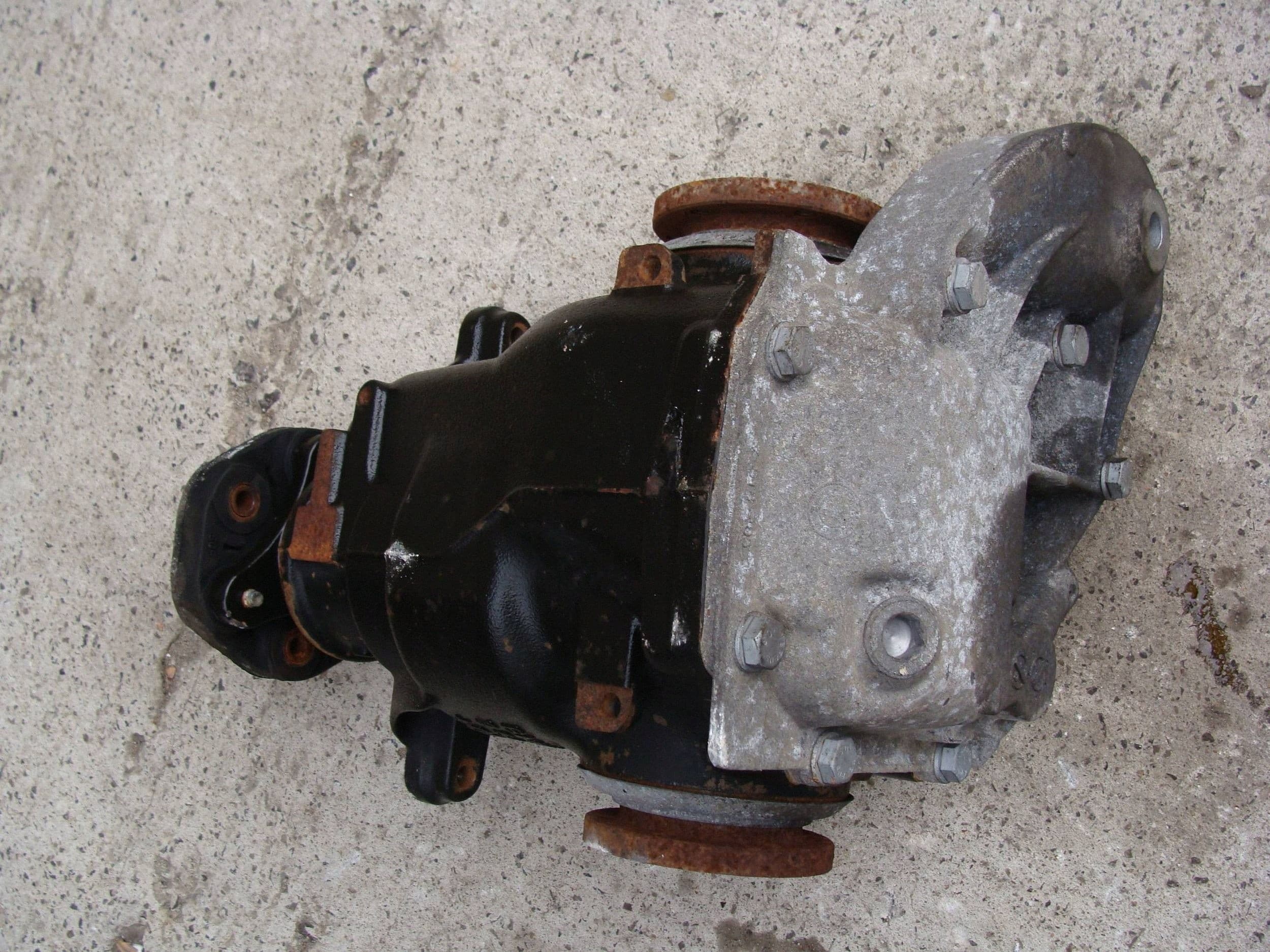 Diferencial trasero BMW X1 E84 2.0 D N47 7615390 2.93 usado 4