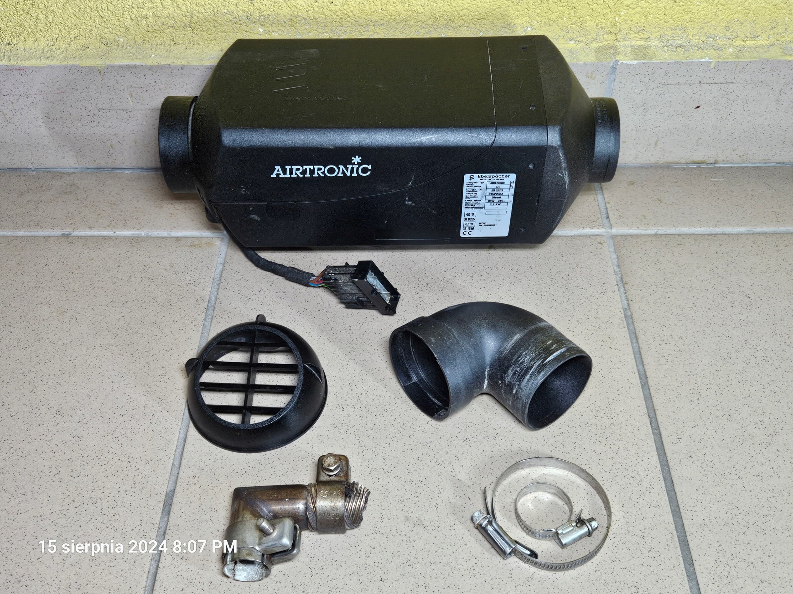 Eberspaecher AirTronic D2 24V - diésel - Iveco 504001621 usado