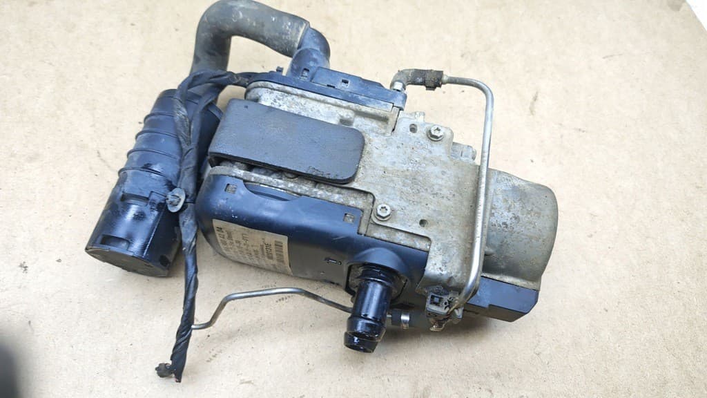 Calefactor estacionario Webasto Mercedes W166 A1669004204 usado 11