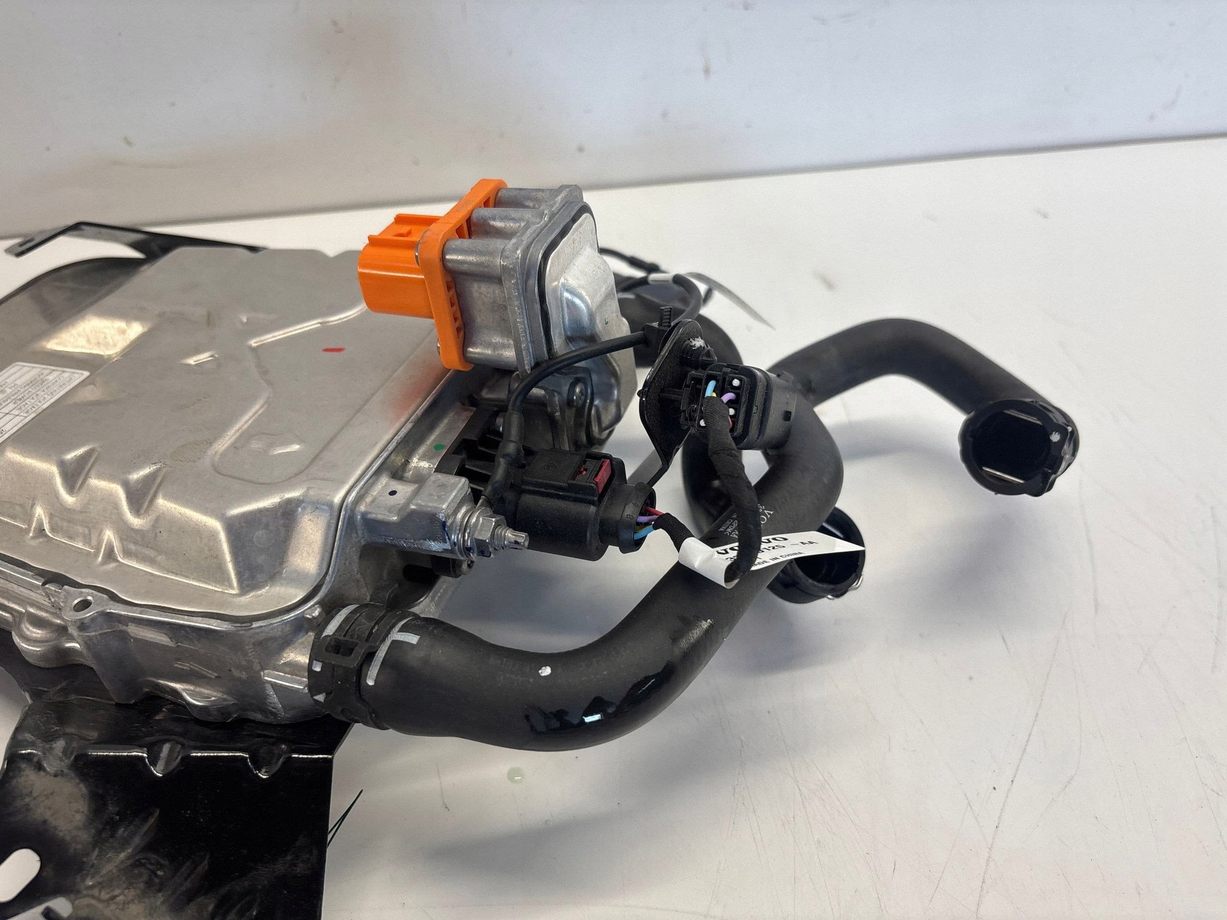 Calefactor Eléctrico Webasto Volvo XC60 II Lift 32400100AB usado 8