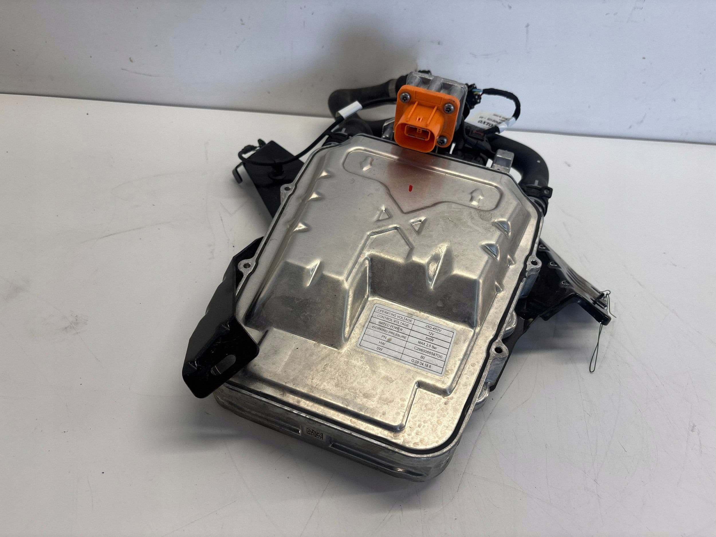 Calefactor Eléctrico Webasto Volvo XC60 II Lift 32400100AB usado 9