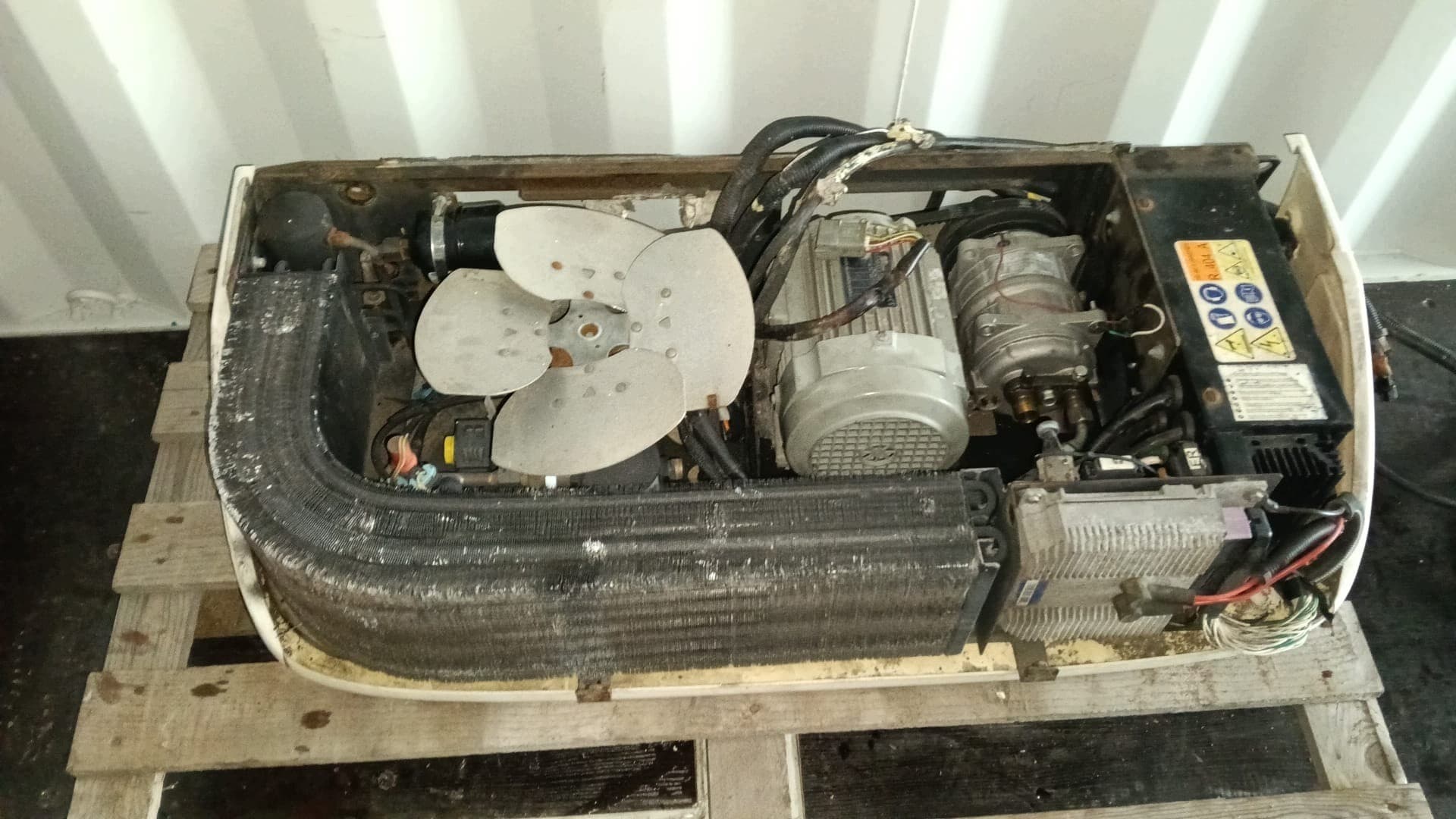 Unidad de Refrigeración Carrier Xarios 350 Nº 026/036 usado 3