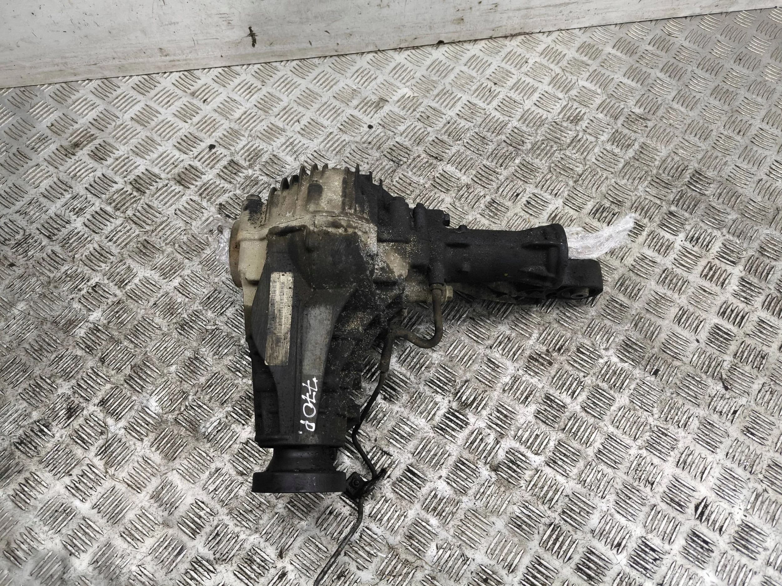 Diferencial delantero Mercedes-Benz ML W164 A1643302102 usado