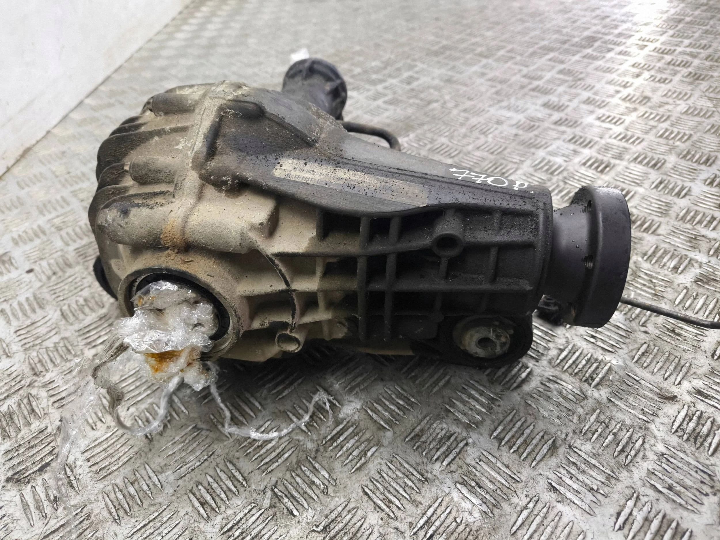 Diferencial delantero Mercedes-Benz ML W164 A1643302102 usado 2