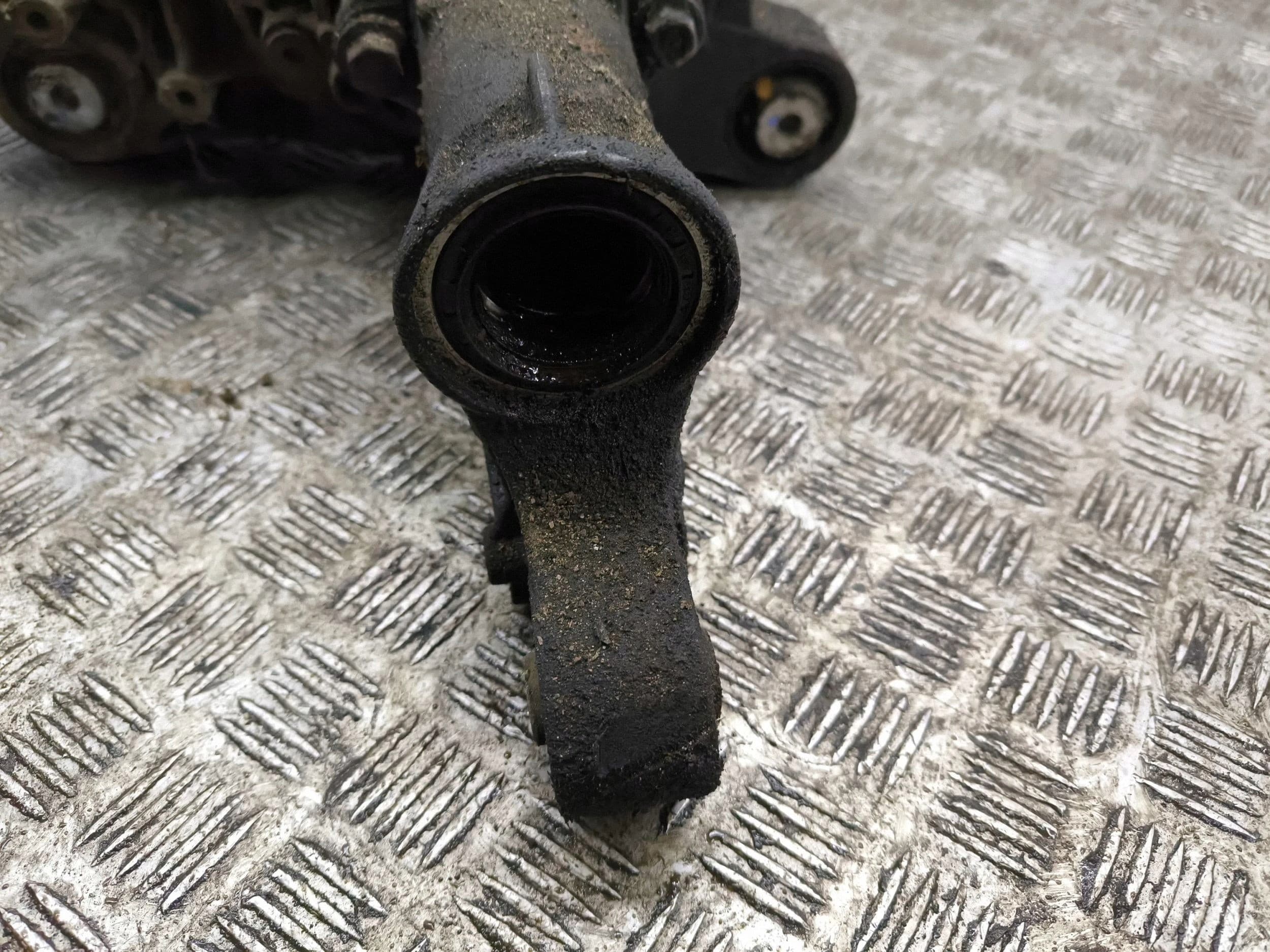 Diferencial delantero Mercedes-Benz ML W164 usado 4