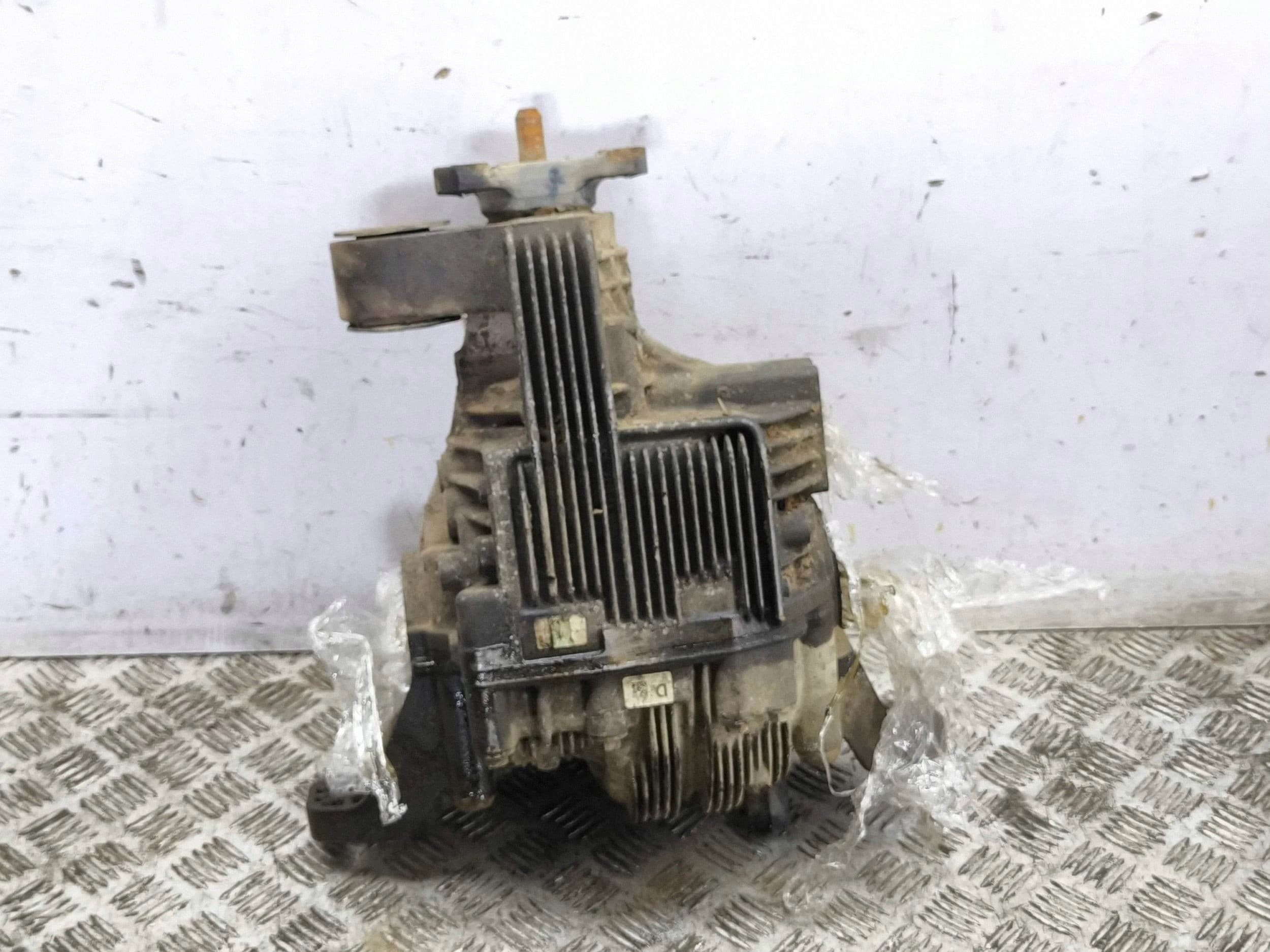 Diferencial trasero Mercedes-Benz ML W164 A1643500814 usado 2