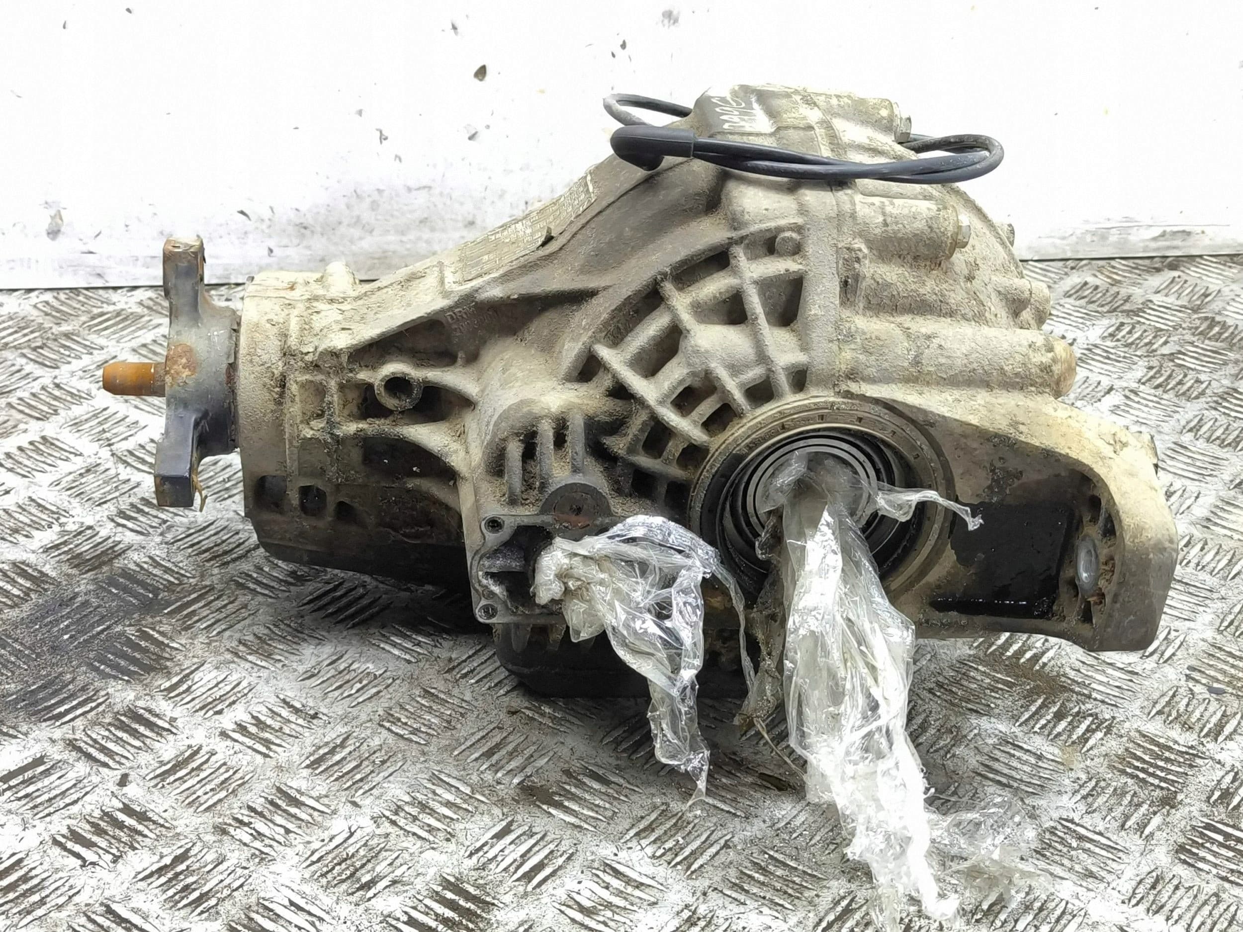 Diferencial trasero Mercedes-Benz ML W164 A1643500814 usado 4