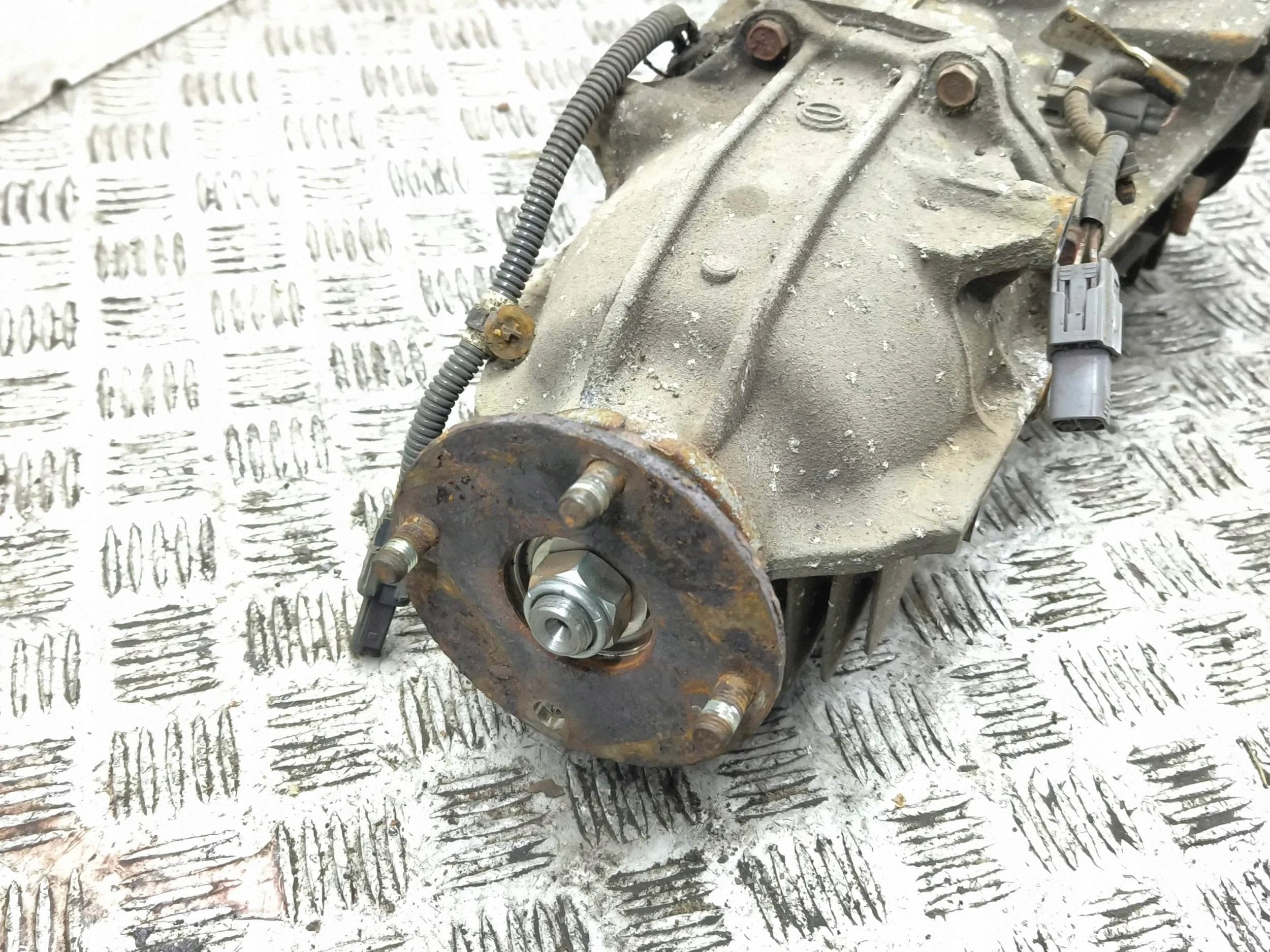 Diferencial trasero Mazda Cx-7 MA2727151 usado 3