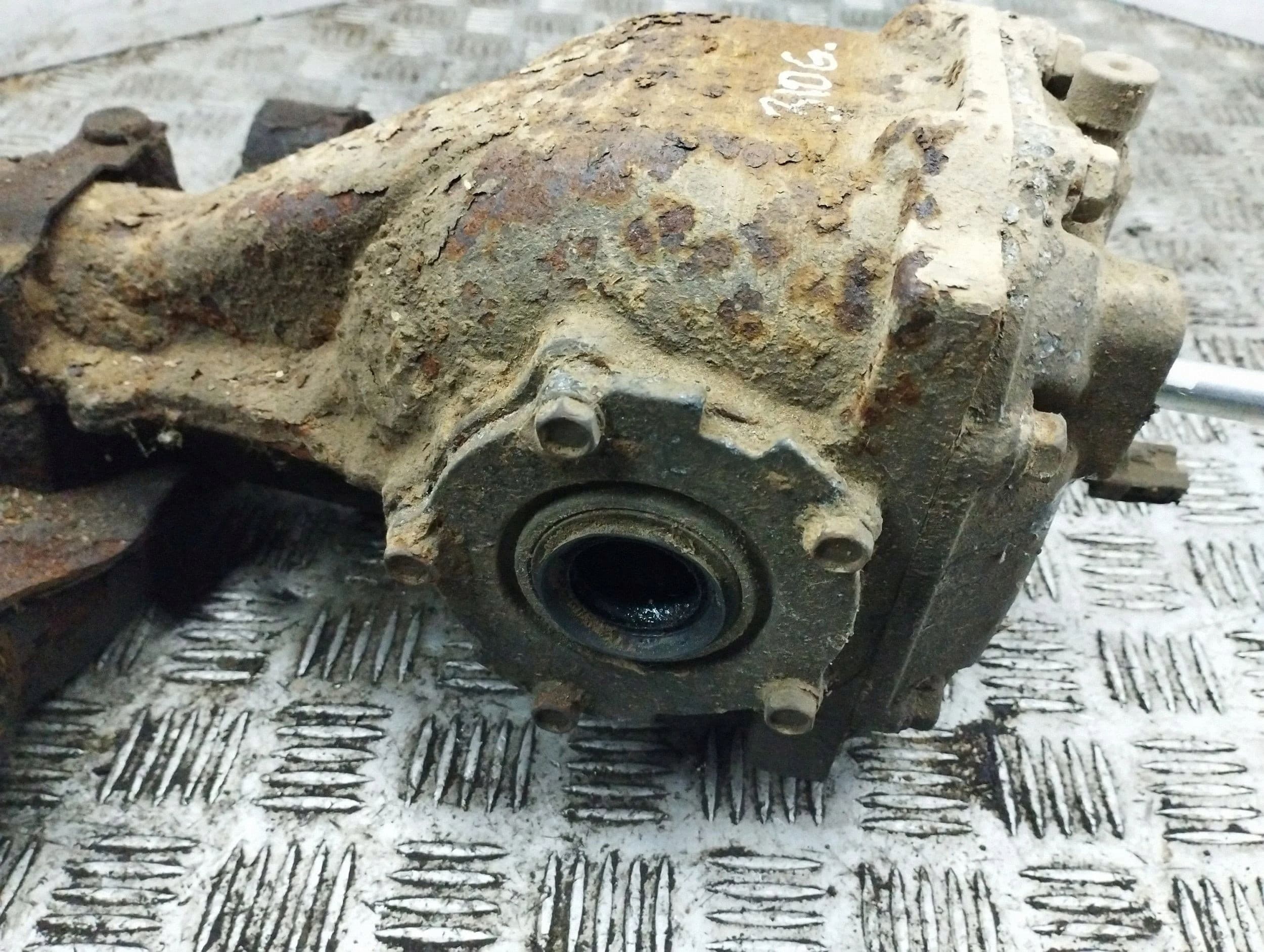 Diferencial trasero Subaru Forester SH usado 7