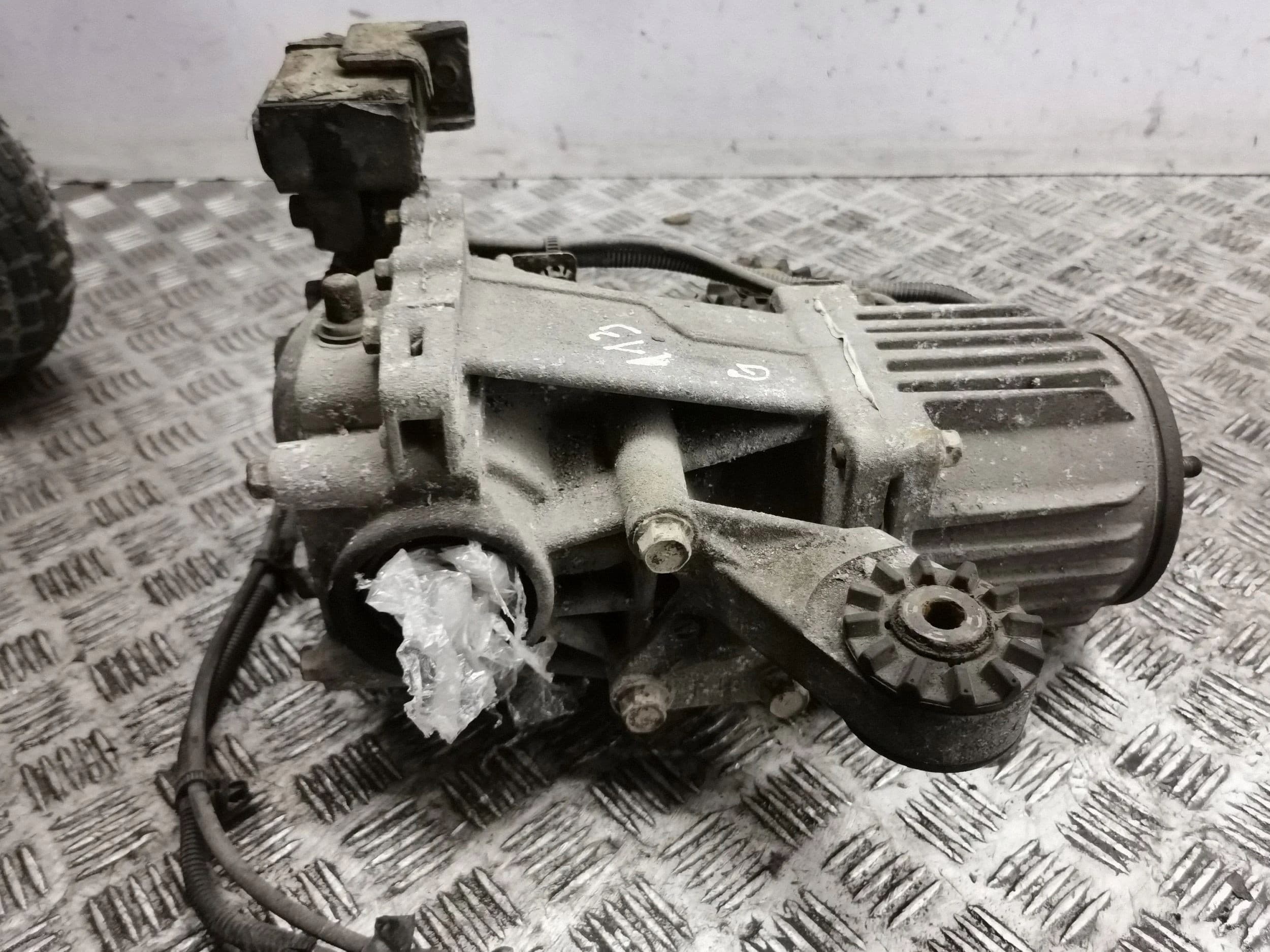 Diferencial trasero Peugeot 4007 T02GS0998 usado 3