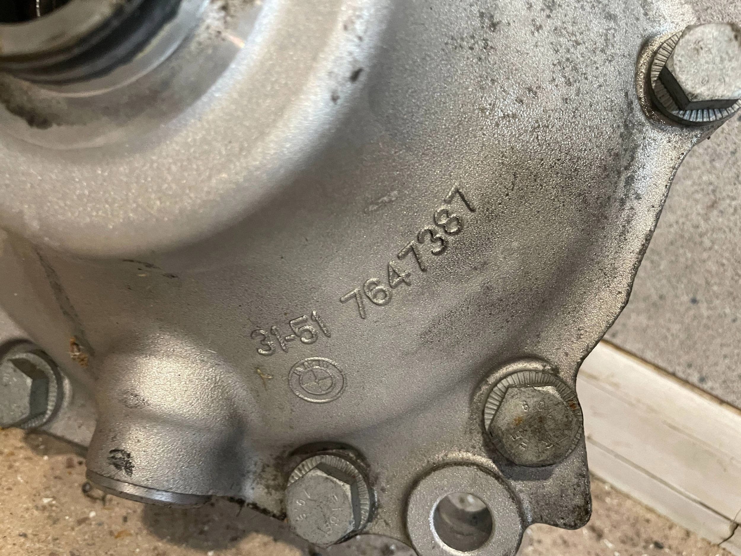 Diferencial delantero BMW Serie 3 G20 G21 8619486 usado 11