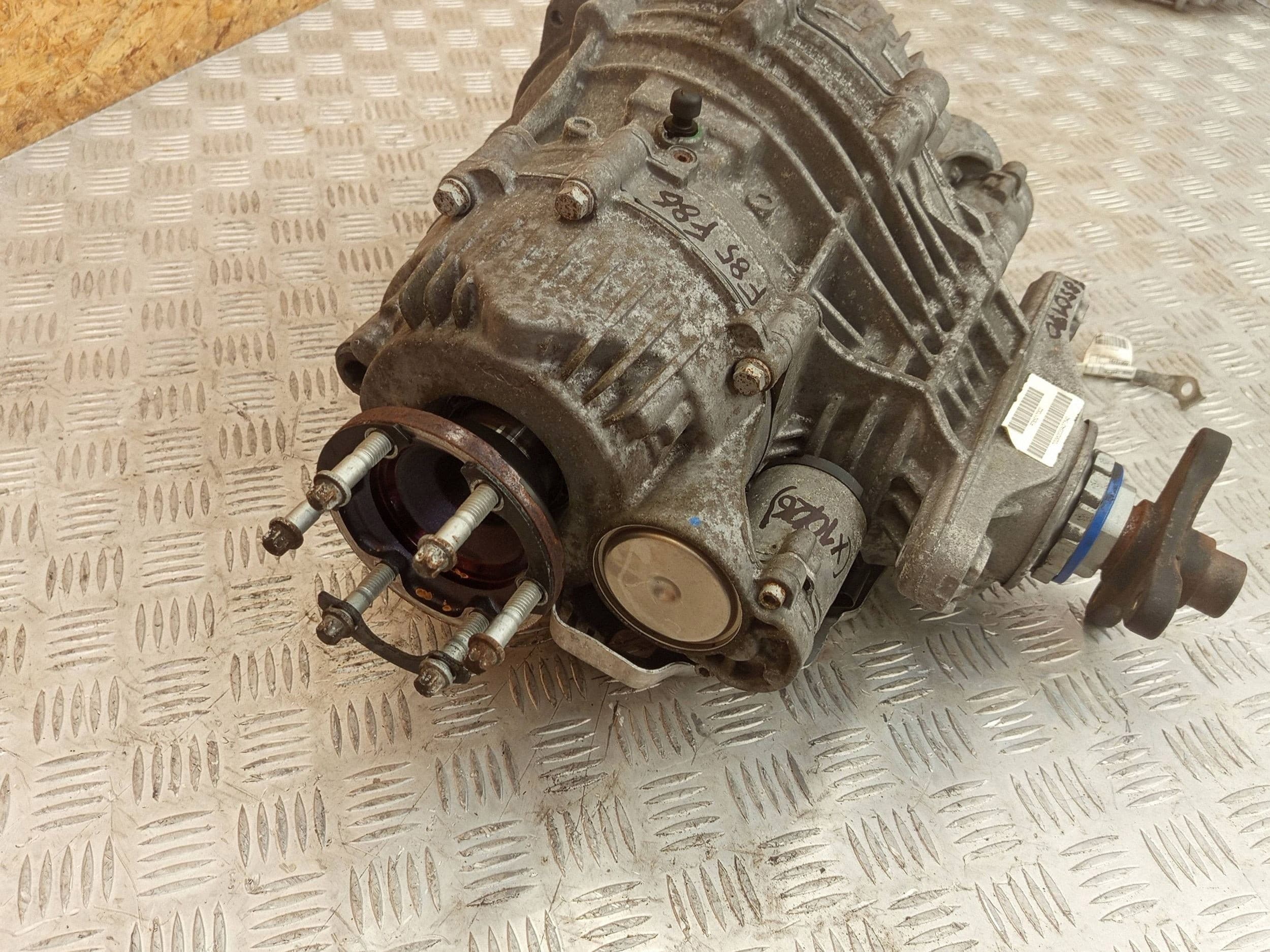 BMW OE 7850170 X5M F85 X6M F86 Puente Diferencial Trasero usado 4