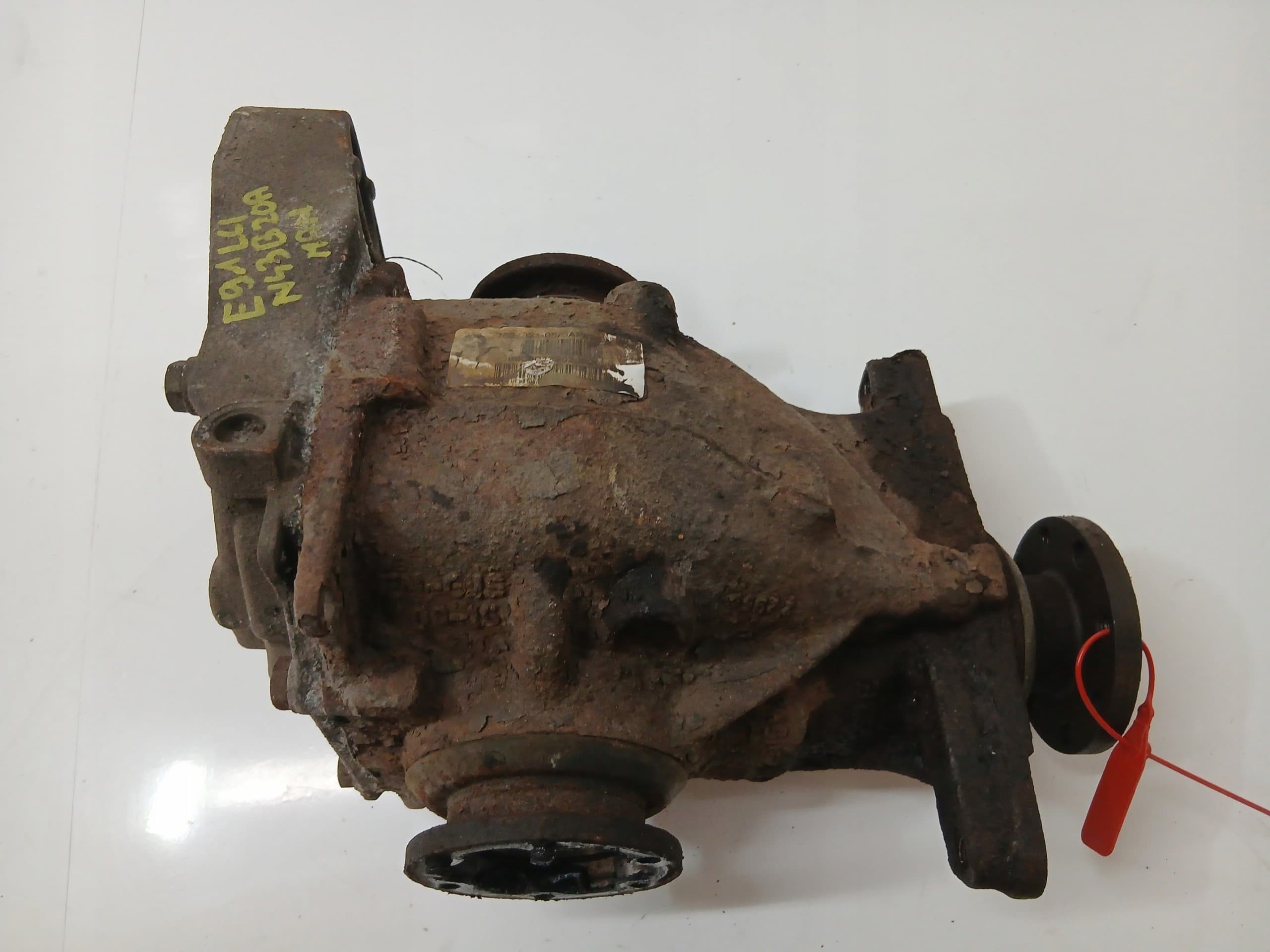 Diferencial BMW E88 N43B20A Manual 7524321 3.45 (0006314) usado