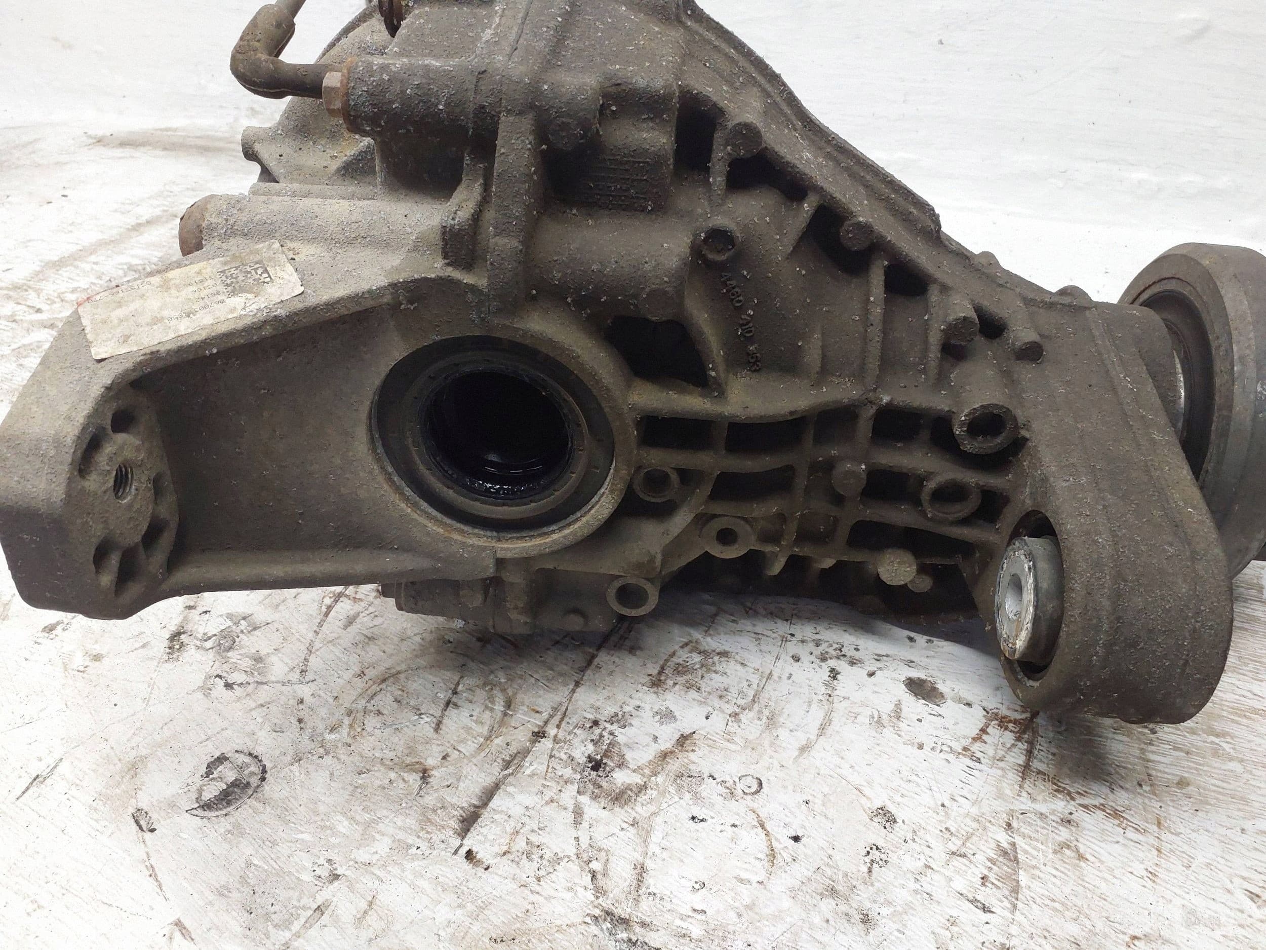 Diferencial trasero Maserati Levante 2020 06700376850 usado 5