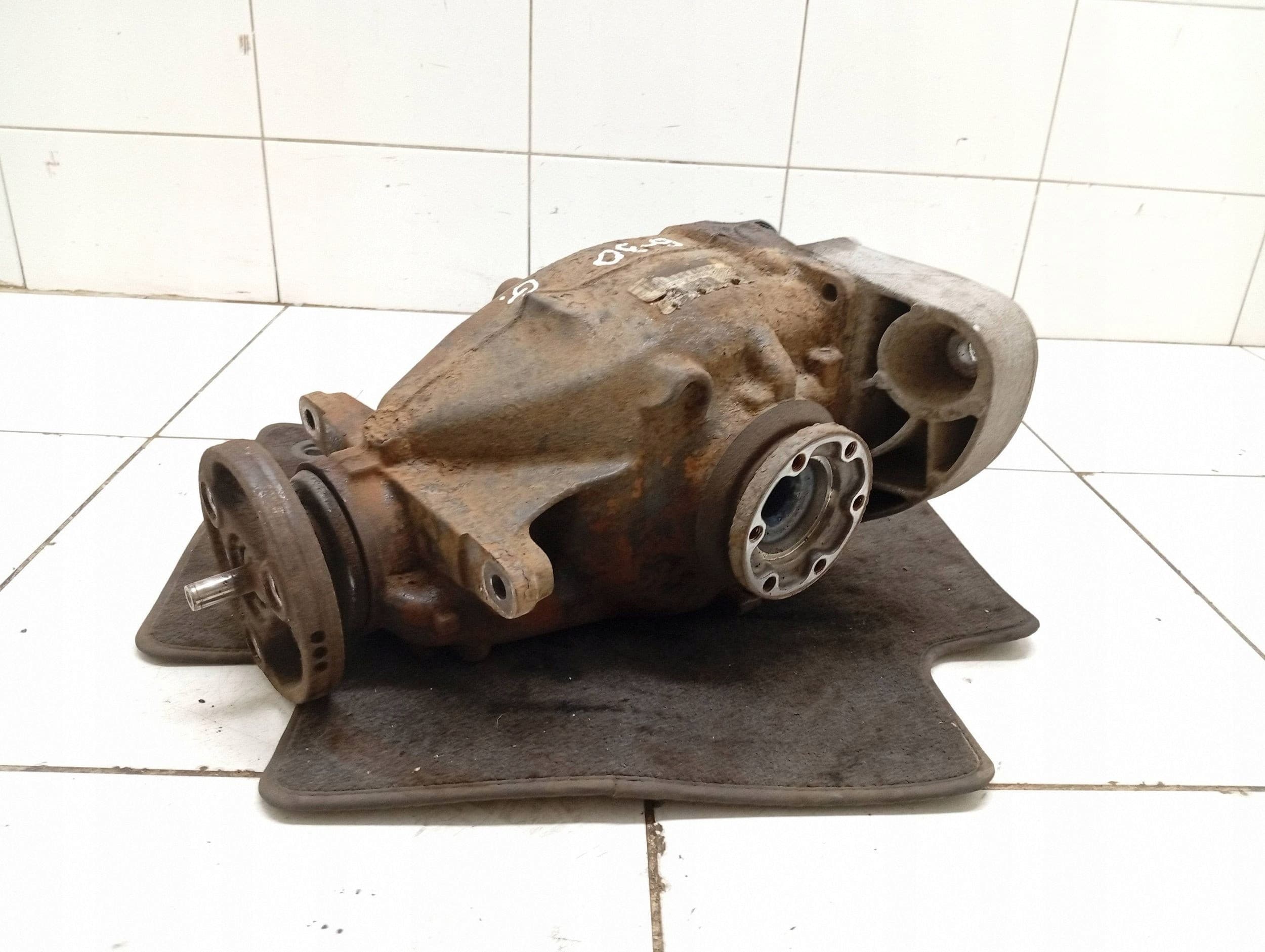 Diferencial trasero BMW Serie 3 E90 E91 2009 754158002 usado 2