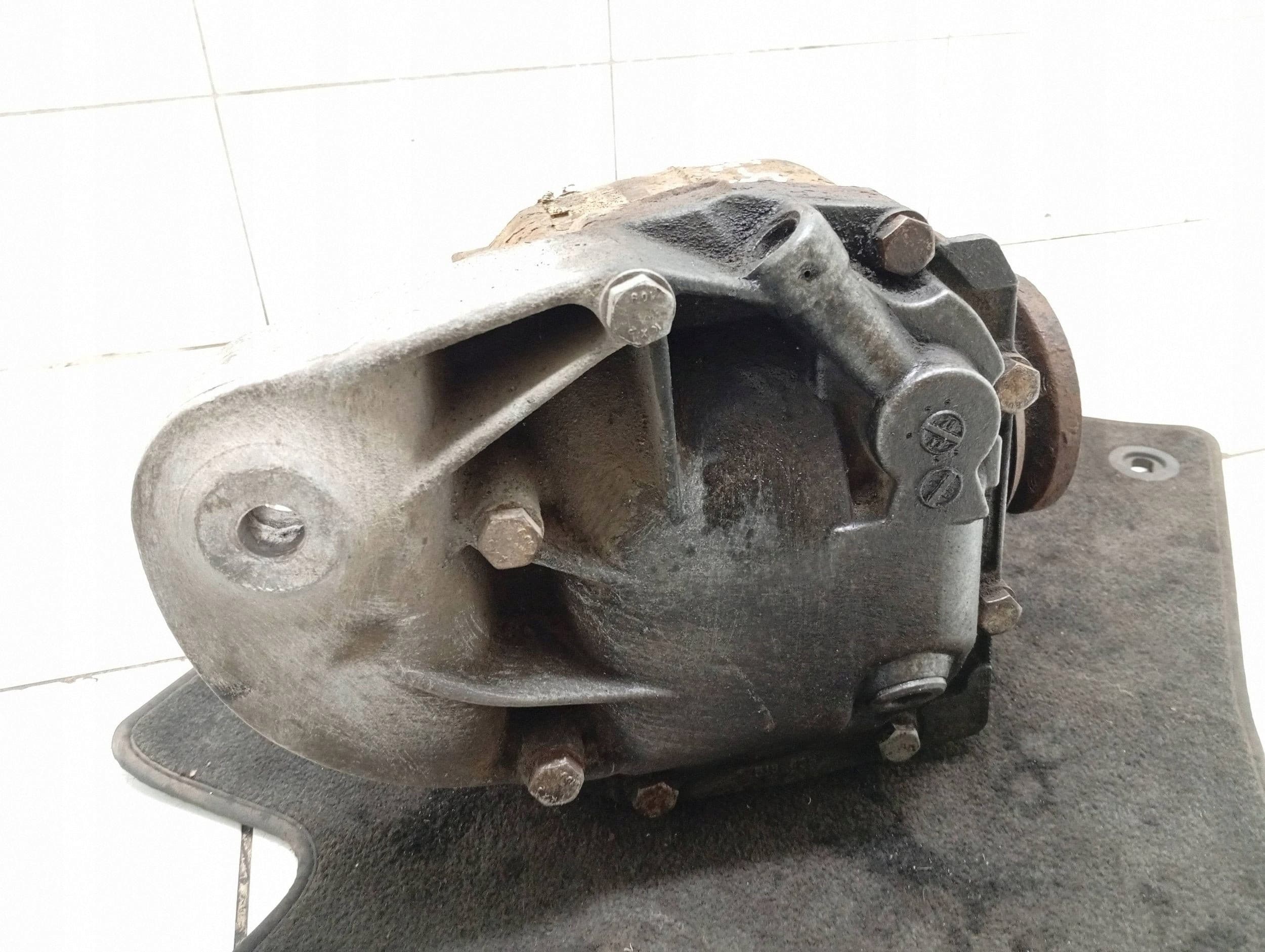 Diferencial trasero BMW Serie 3 E90 E91 2009 754158002 usado 4