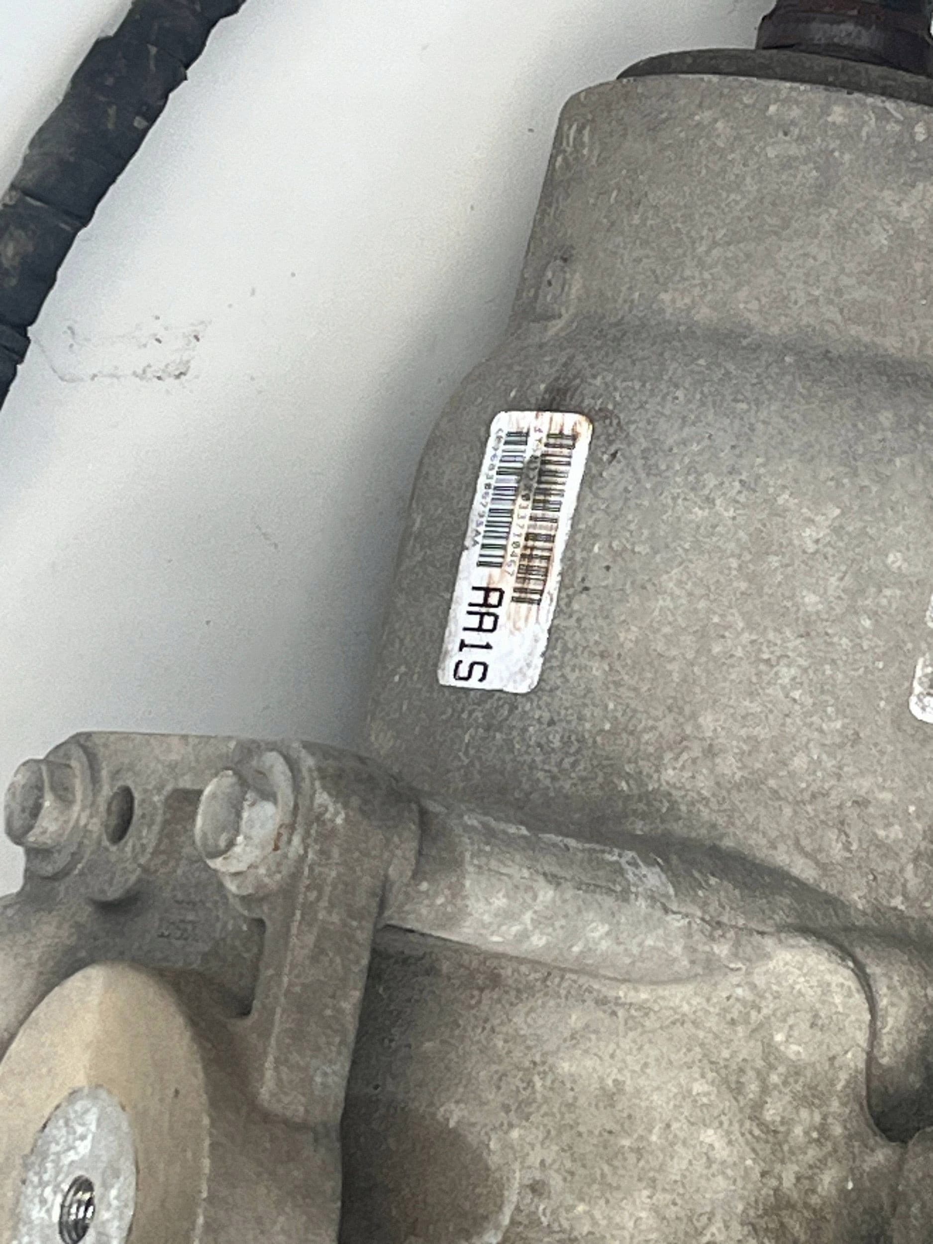 Difusor Puente Trasero Jeep Cherokee KL 2014-2018 AA1S usado 2
