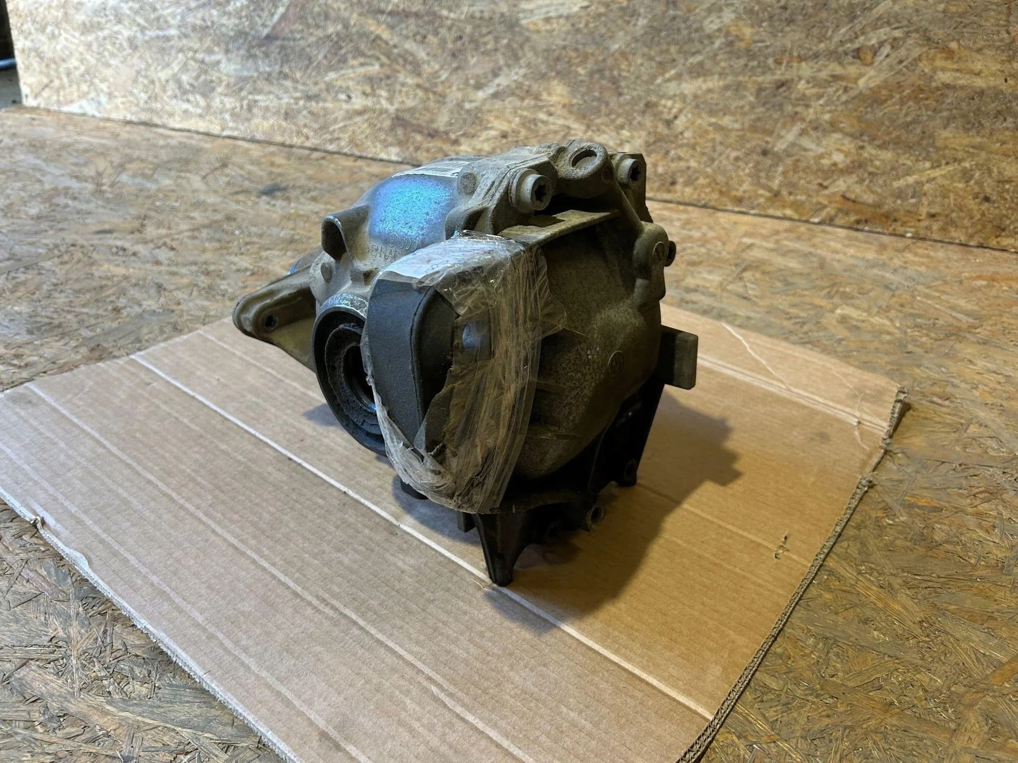 Reductor trasero BMW C08187 0.0L diésel 2020 usado 10