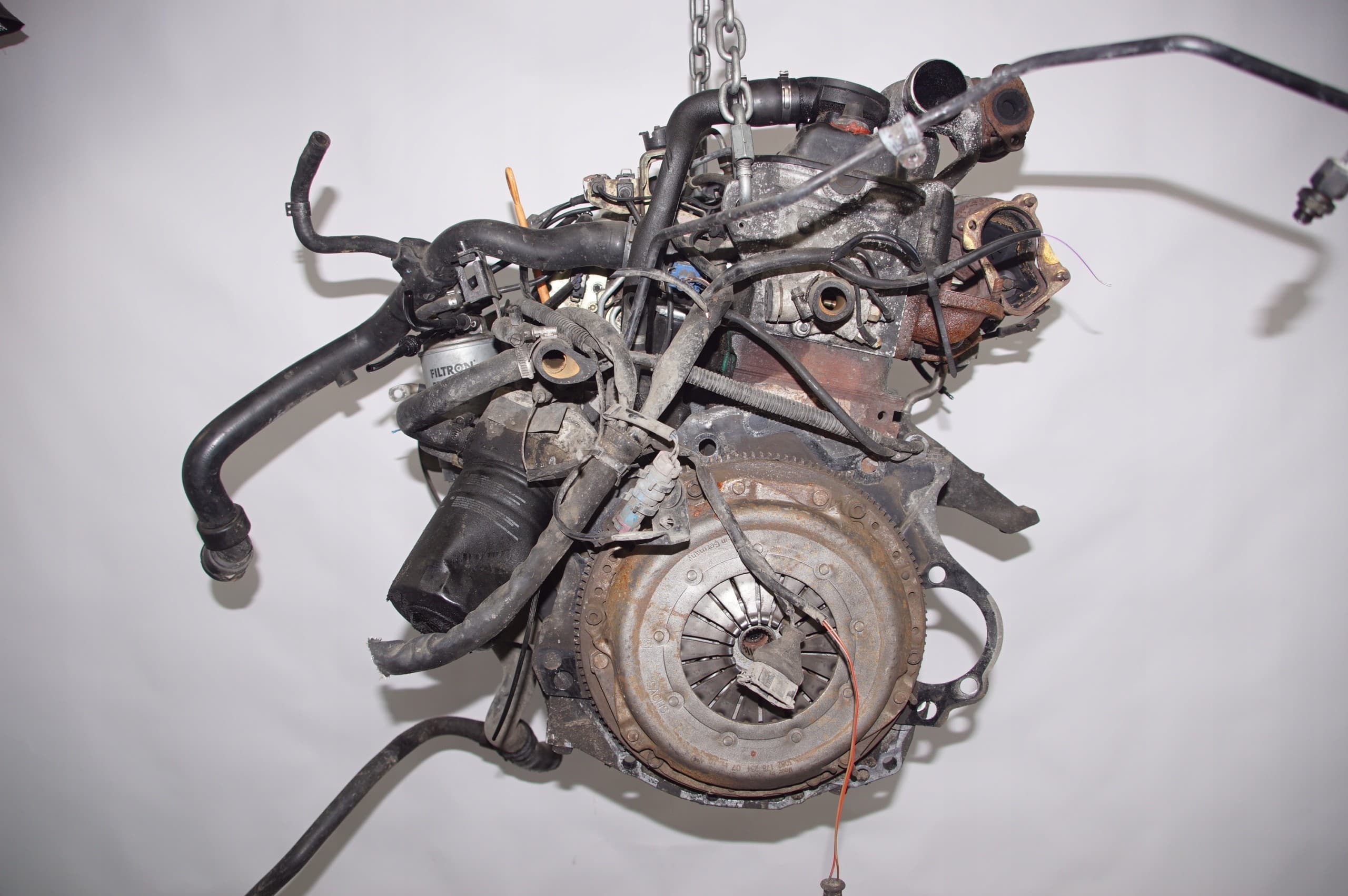 Motor trasero 1.9 TDI 74 CV Audi A4 B5 usado 3