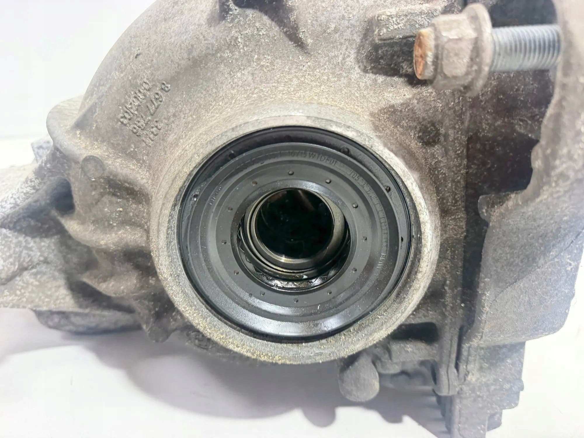 Reductor trasero BMW 8686984 4.4L gasolina 390kW 2018 usado 7