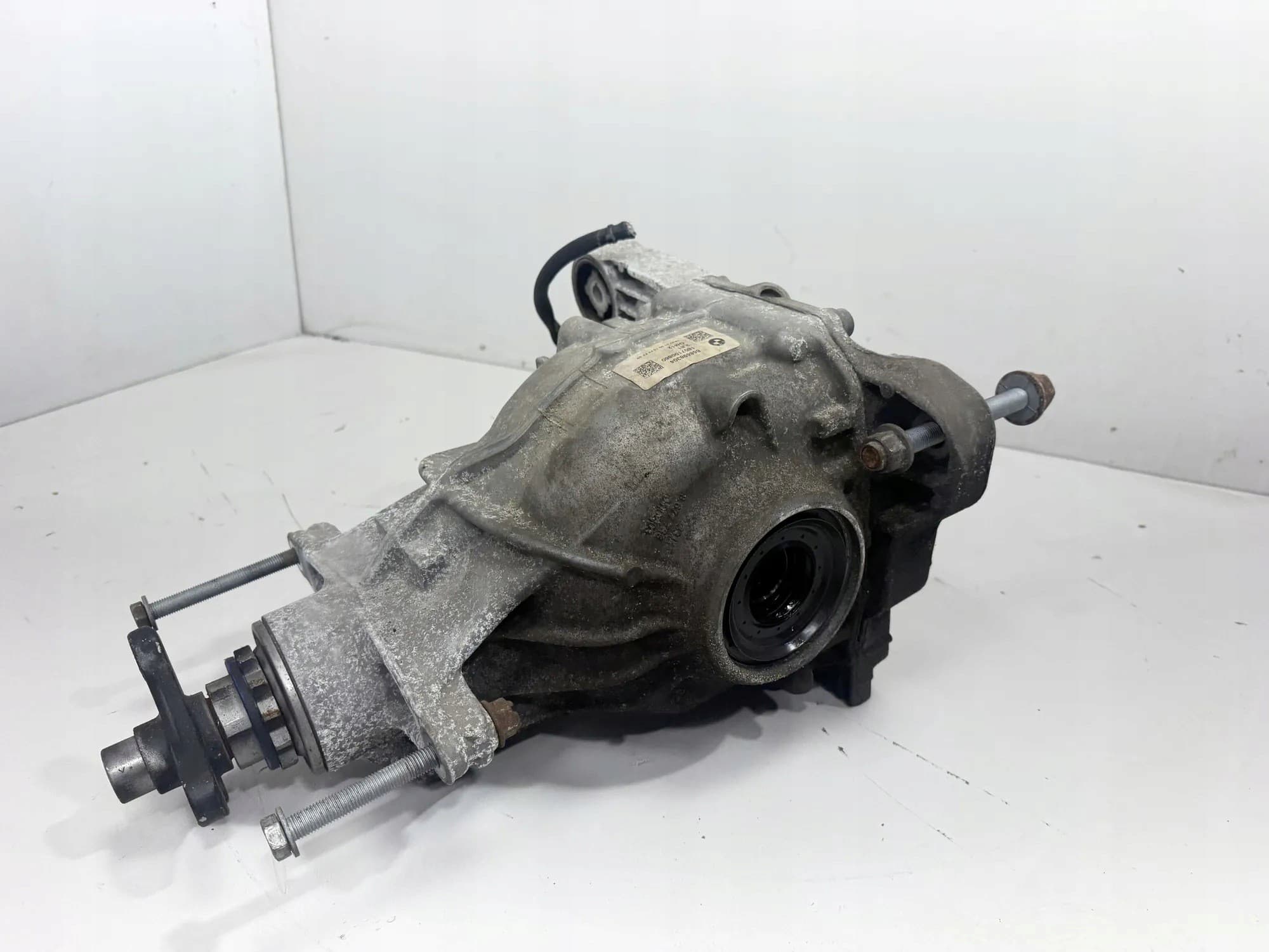Reductor trasero BMW 8686984 4.4L gasolina 390kW 2018 usado 8