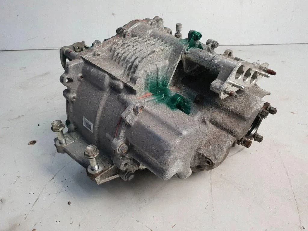 Reductor trasero Lexus RX (L2) 8209048011 3.5L híbrido 2019 usado 2