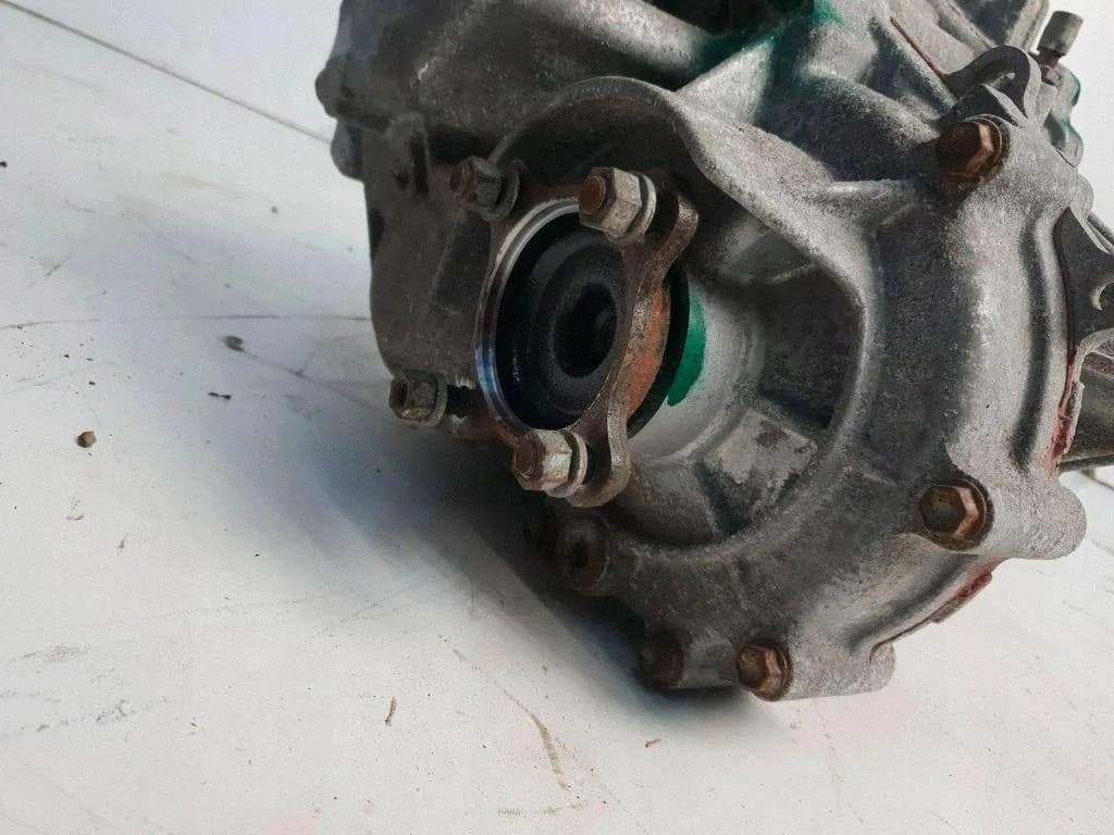 Reductor trasero Lexus RX (L2) 8209048011 3.5L híbrido 2019 usado 4