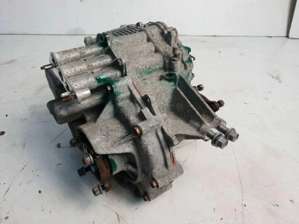 Reductor trasero Lexus RX (L2) 8209048011 3.5L híbrido 2019 usado 9