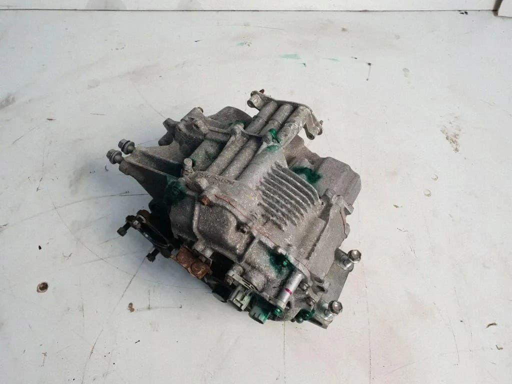 Reductor trasero Lexus RX (L2) 8209048011 3.5L híbrido 2019 usado 10