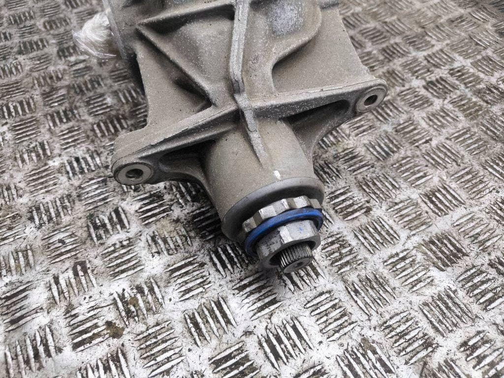 Reductor trasero BMW 866368105 2.0L híbrido 135kW 2024 usado 2