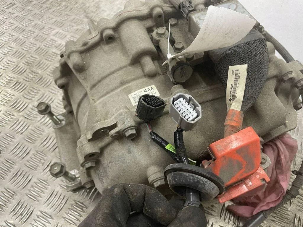 Reductor trasero Toyota 4AA211364 2.5L híbrido 144kW 2023 usado 3