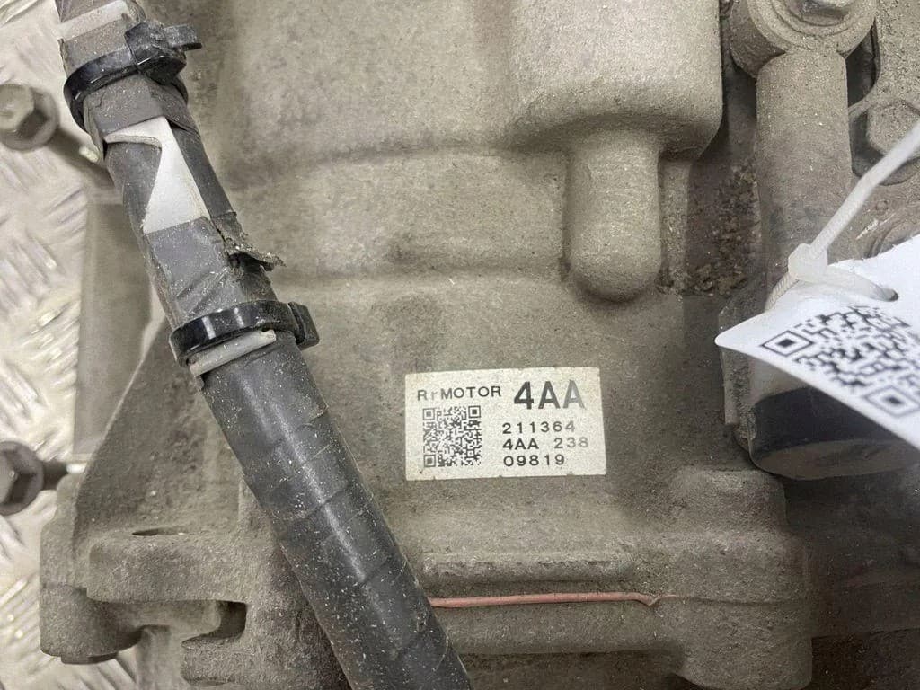 Reductor trasero Toyota 4AA211364 2.5L híbrido 144kW 2023 usado 5