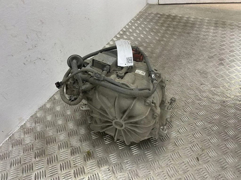 Reductor trasero Toyota 4AA211364 2.5L híbrido 144kW 2023 usado 8