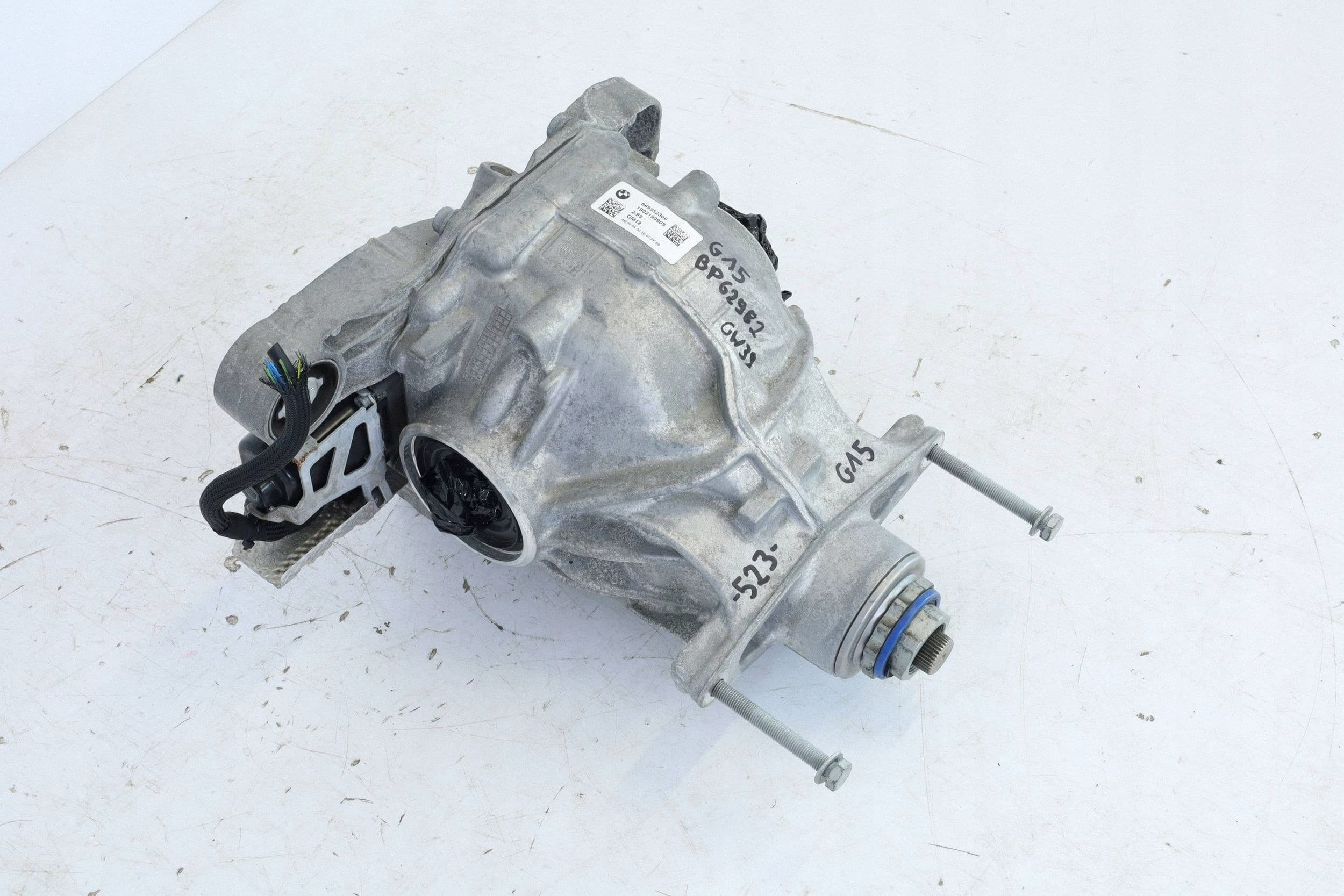 Diferencial trasero 8695523 BMW G14 G15 G16 usado 2