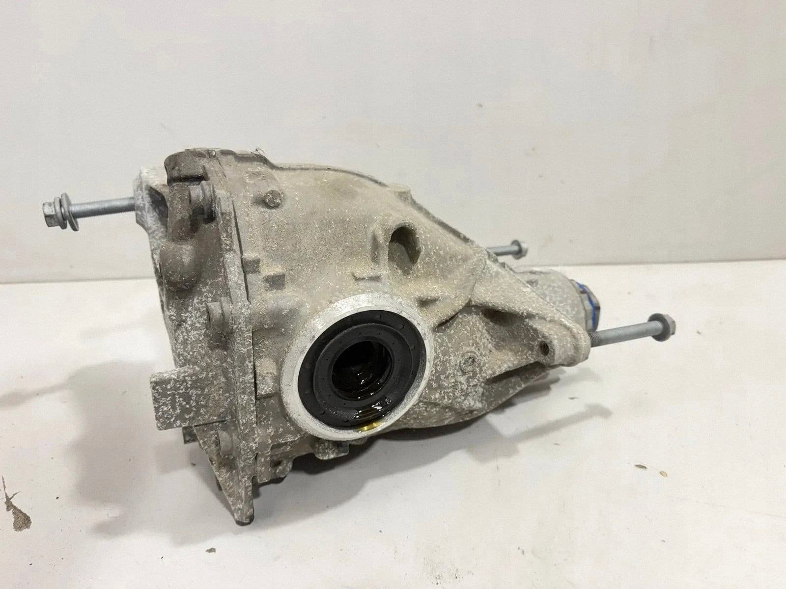 Diferencial trasero BMW 5 G60 G61 8839757 usado 4