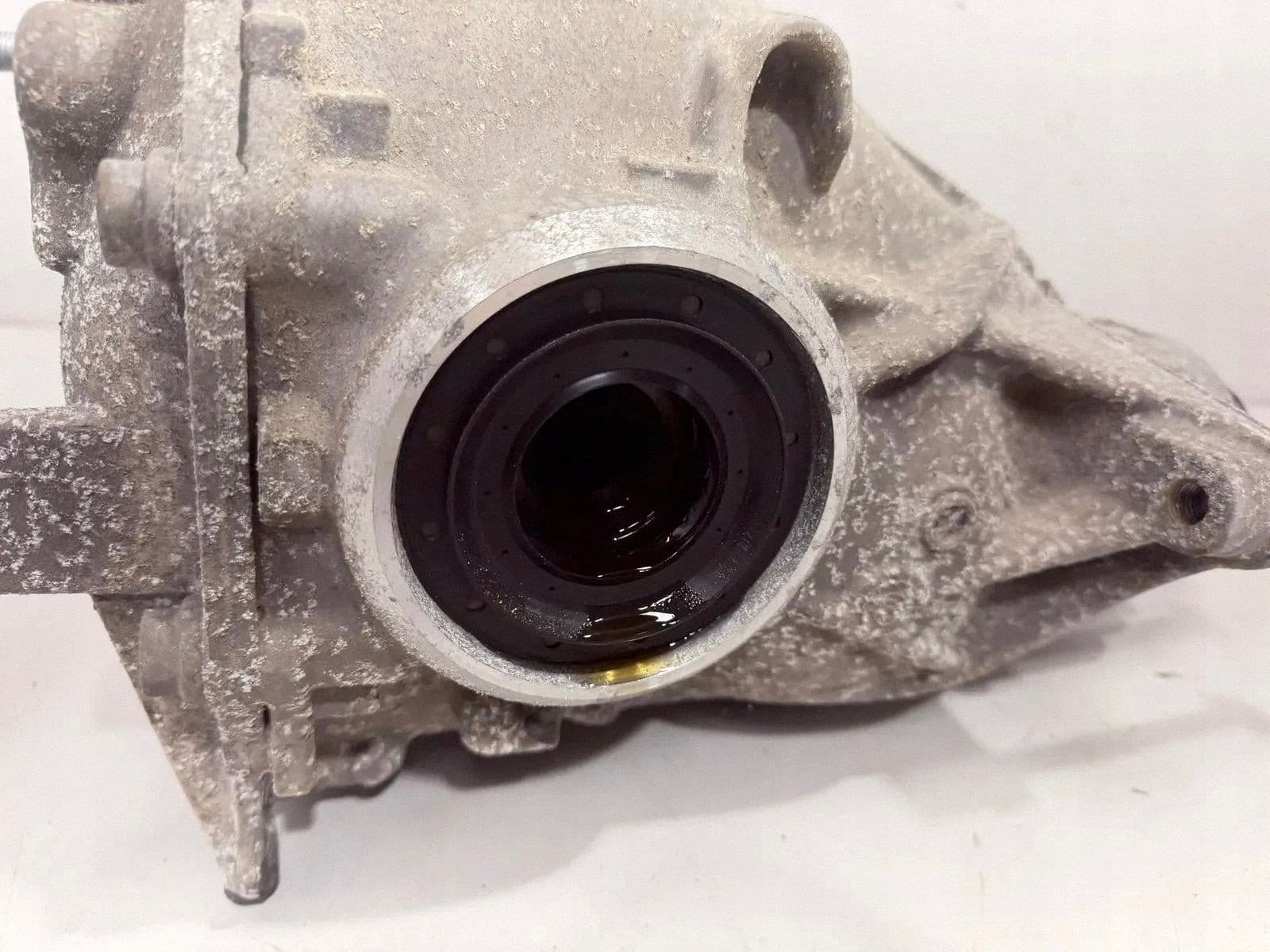 Diferencial trasero BMW 5 G60 G61 8839757 usado 5