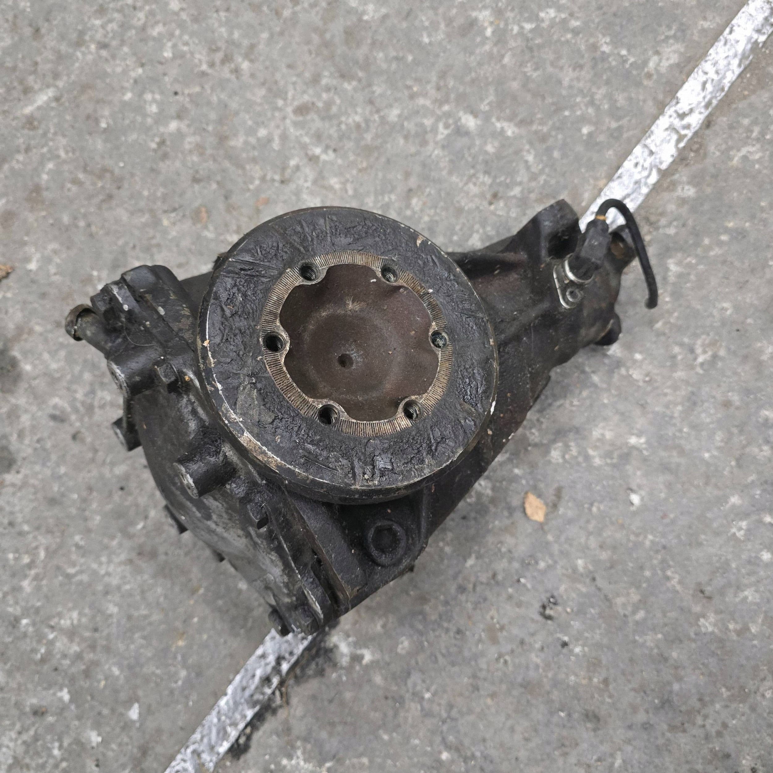 Diferencial trasero Mercedes-Benz E W124 R1243510608 usado 4