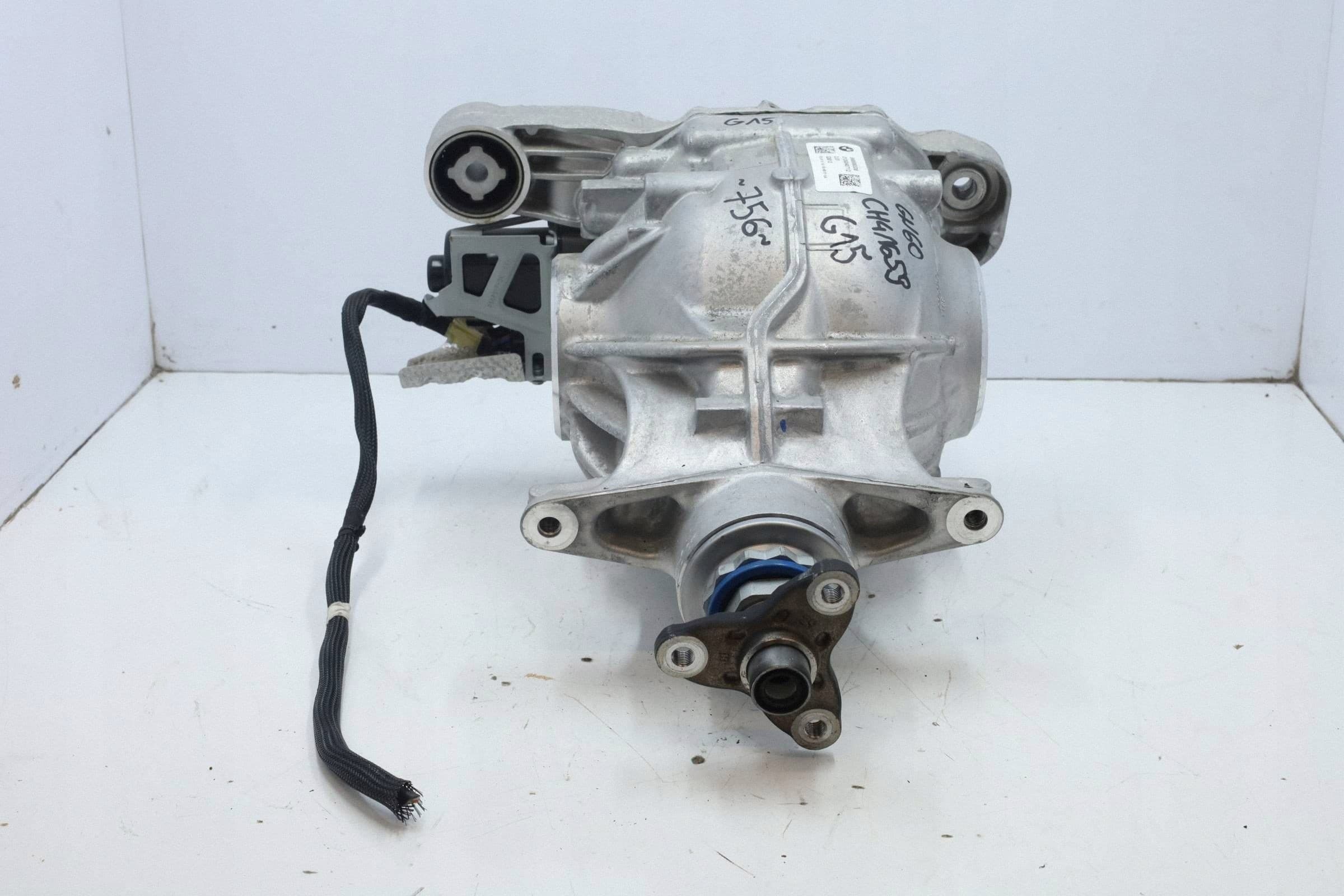 Diferencial trasero 8686983 BMW G14 G15 G16 G30 3779 km usado