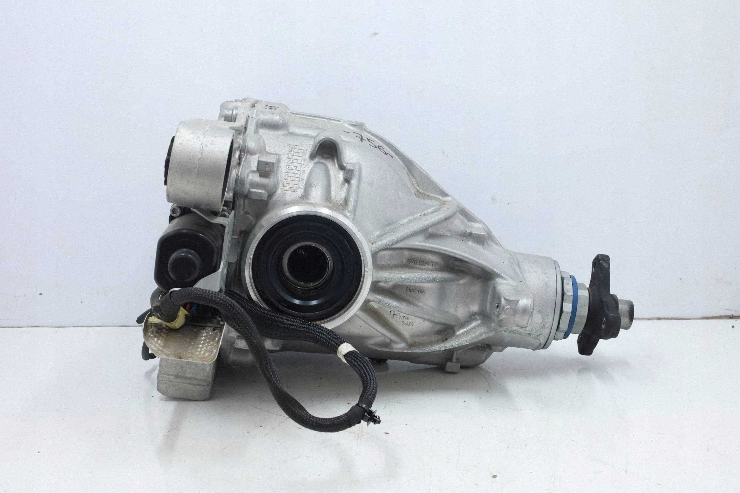 Diferencial trasero 8686983 BMW G14 G15 G16 G30 3779 km usado 2