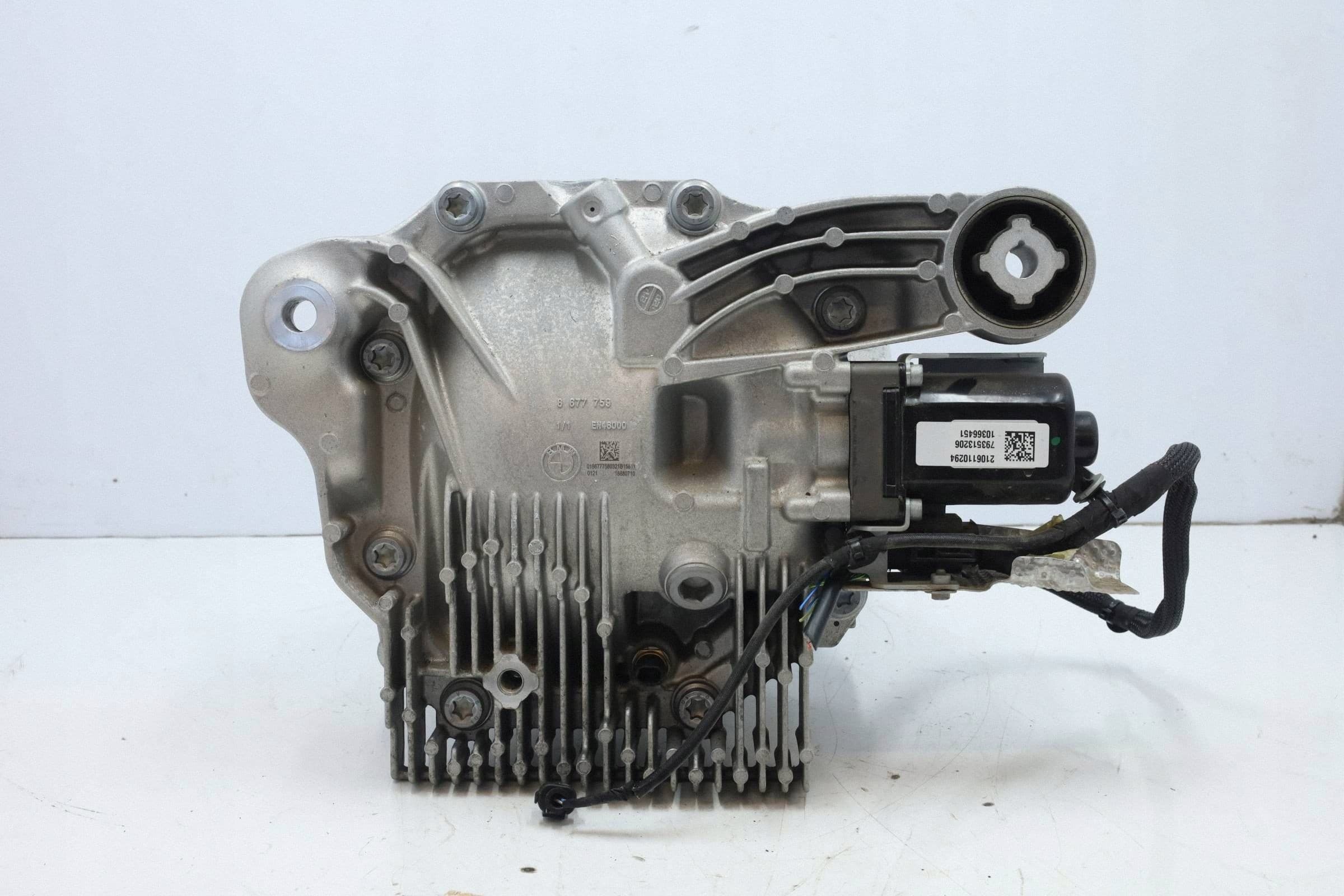 Diferencial trasero 8686983 BMW G14 G15 G16 G30 3779 km usado 3