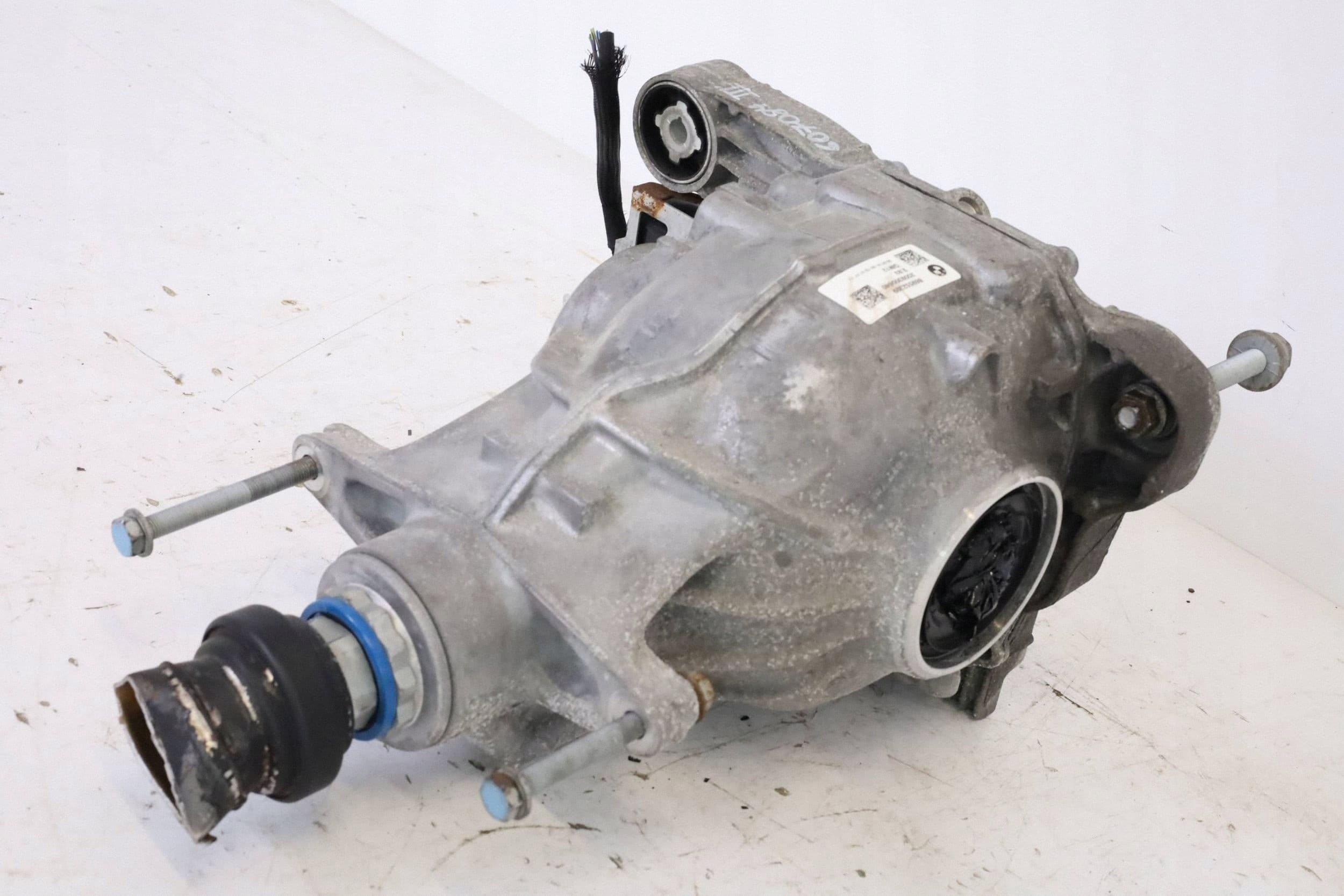 Diferencial trasero puente 8695523 BMW G14 G15 G16 usado 3