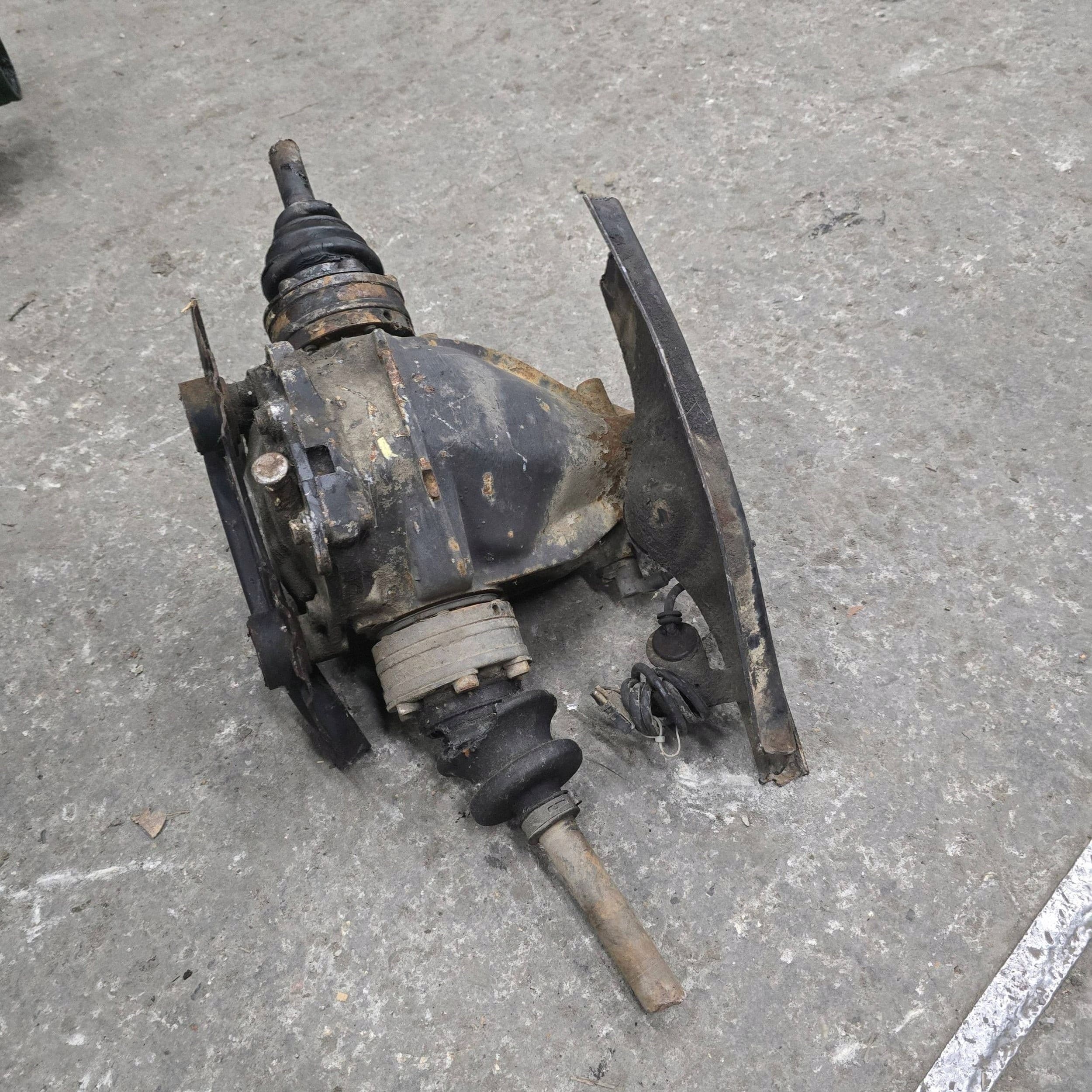 Diferencial trasero Mercedes-Benz C W202 R1243513008 3.07 usado 2