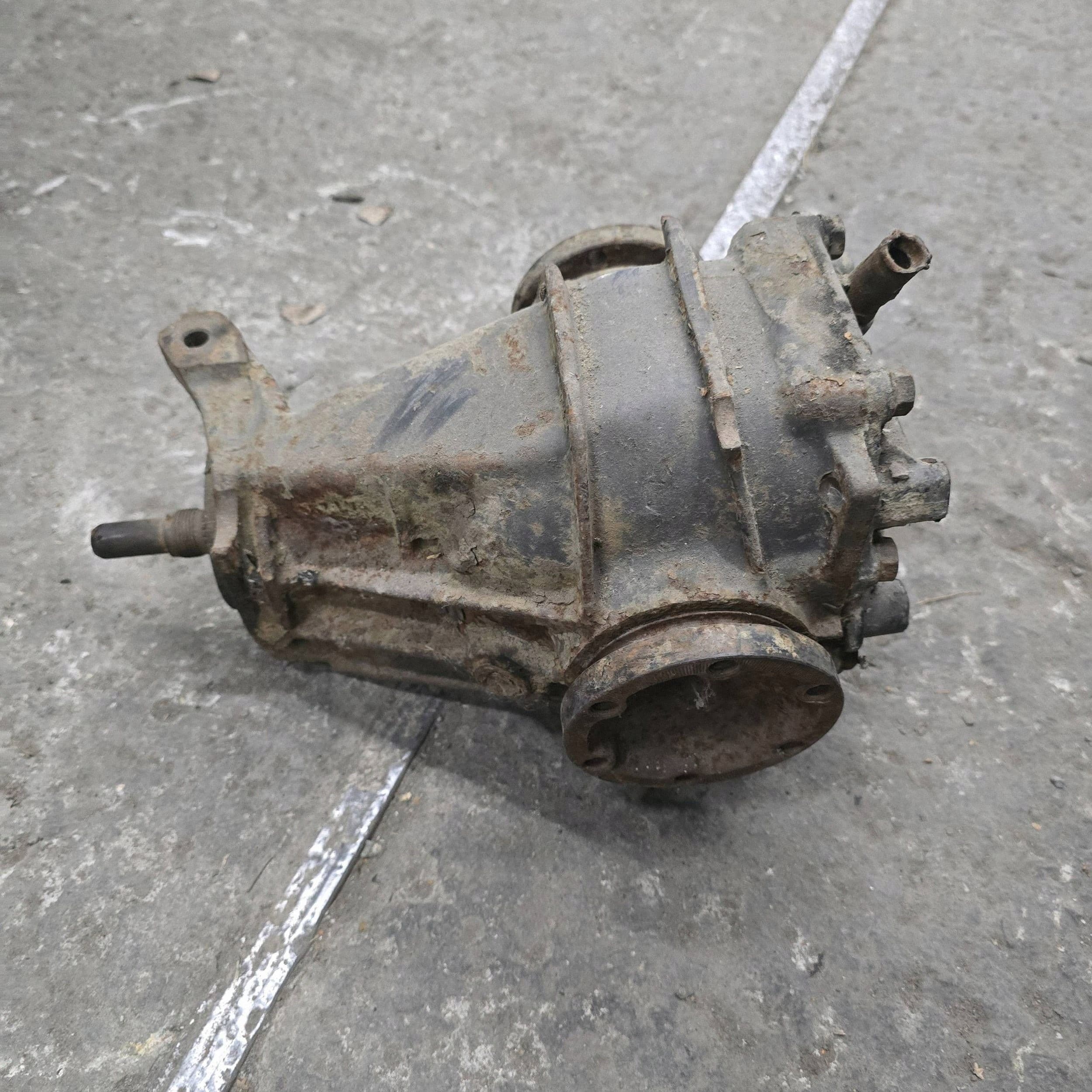 Diferencial trasero Mercedes-Benz 190 W201 2013510908 usado 4