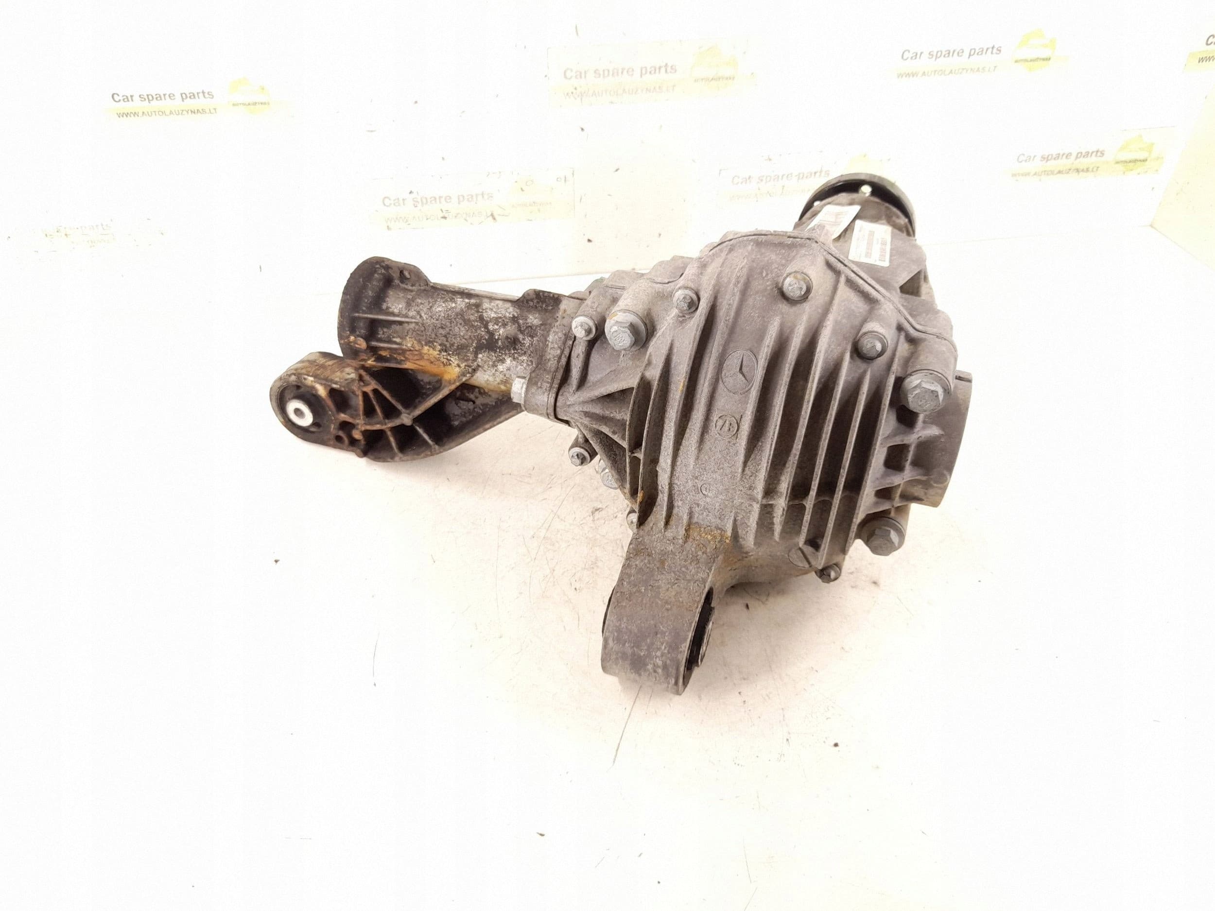 Diferencial delantero Mercedes-Benz ML W164 1643302102 usado