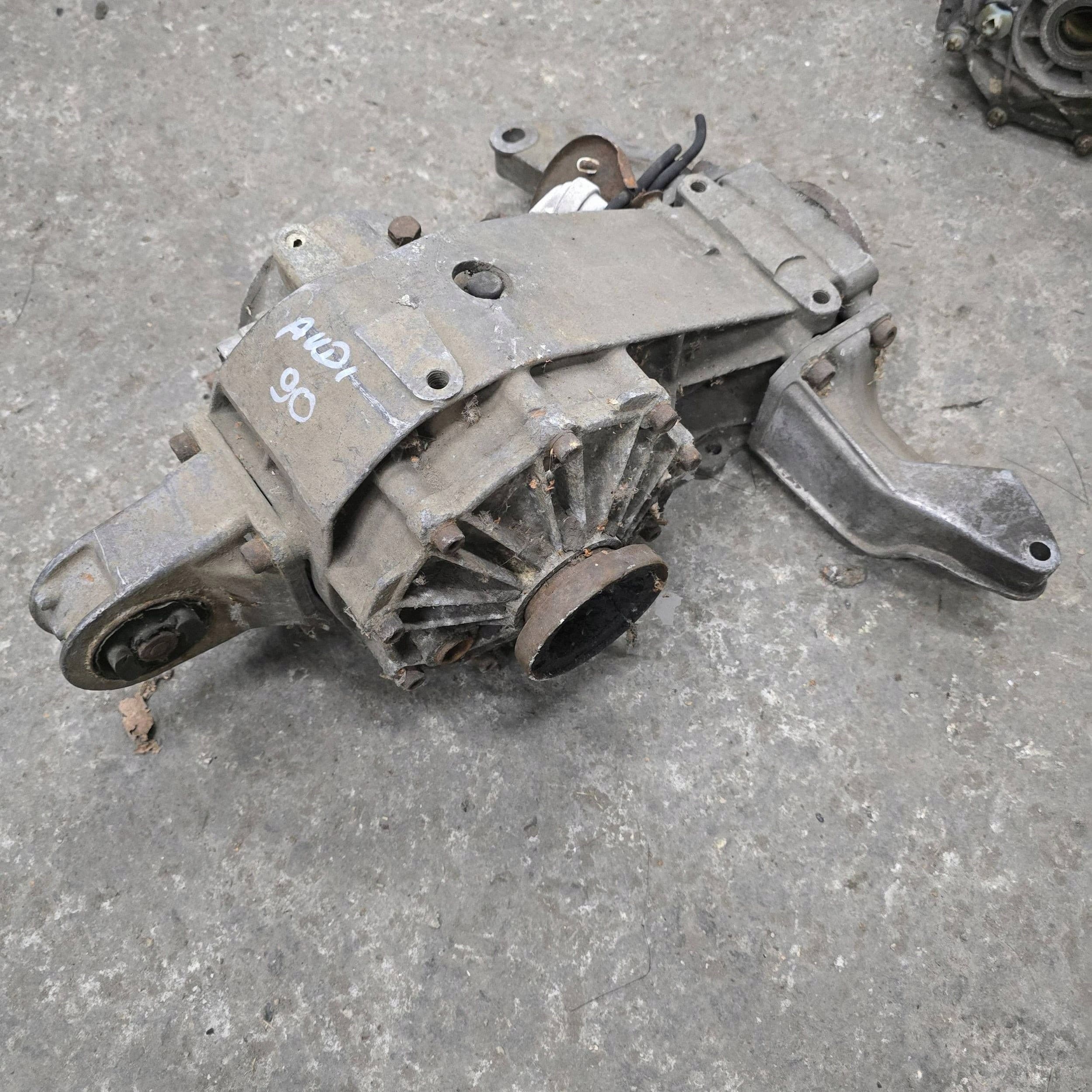 Diferencial delantero Audi 80 90 B3 893599131 usado 3