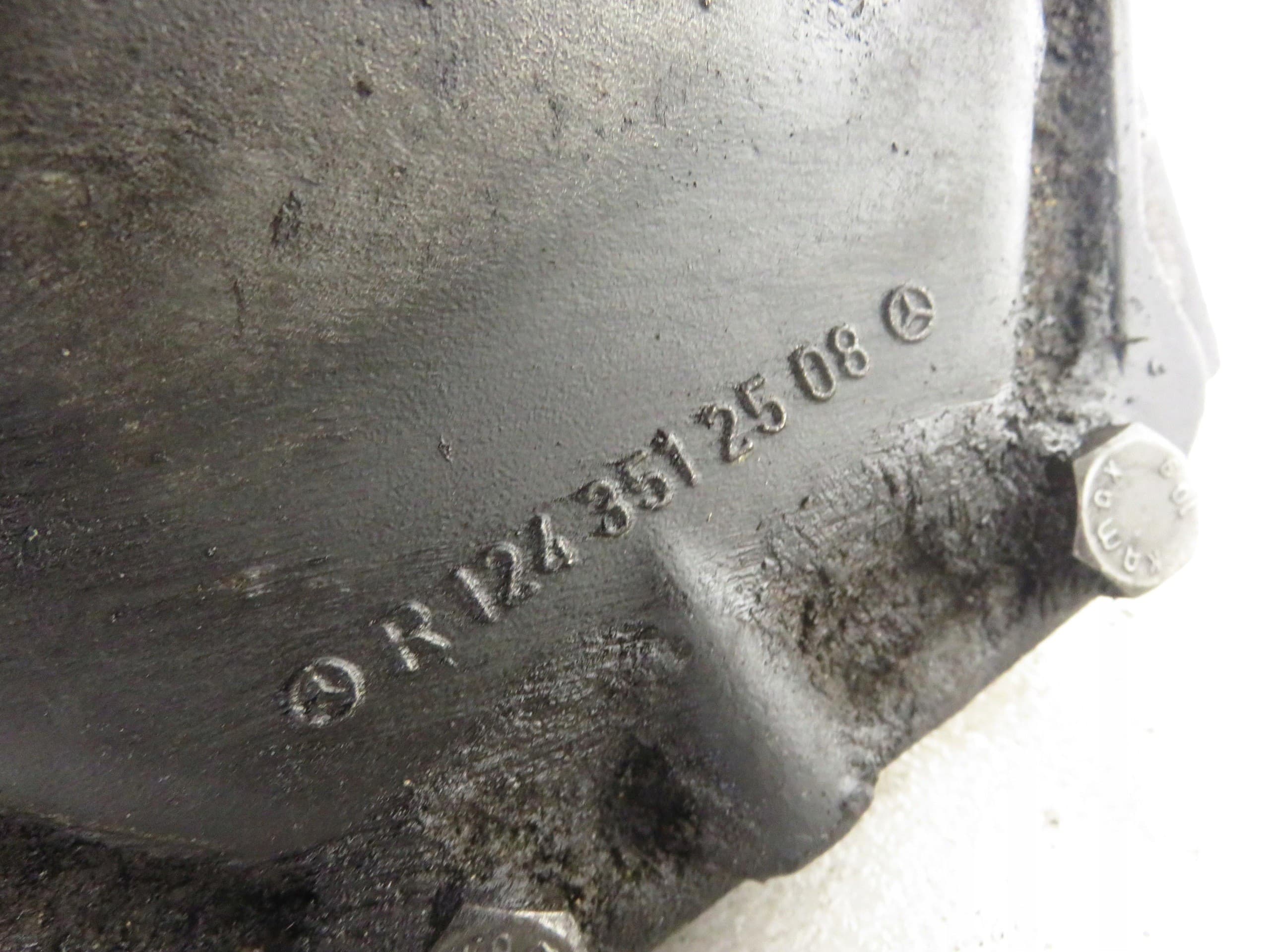 Diferencial Mercedes W124 3.27 1243512508 usado 5