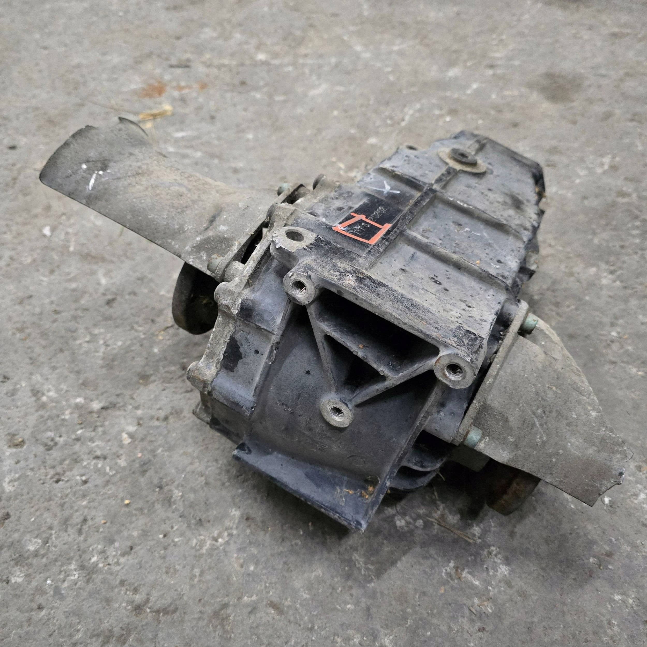 Diferencial trasero Audi A4 S4 B6 8E 8H 01R525131C usado 2