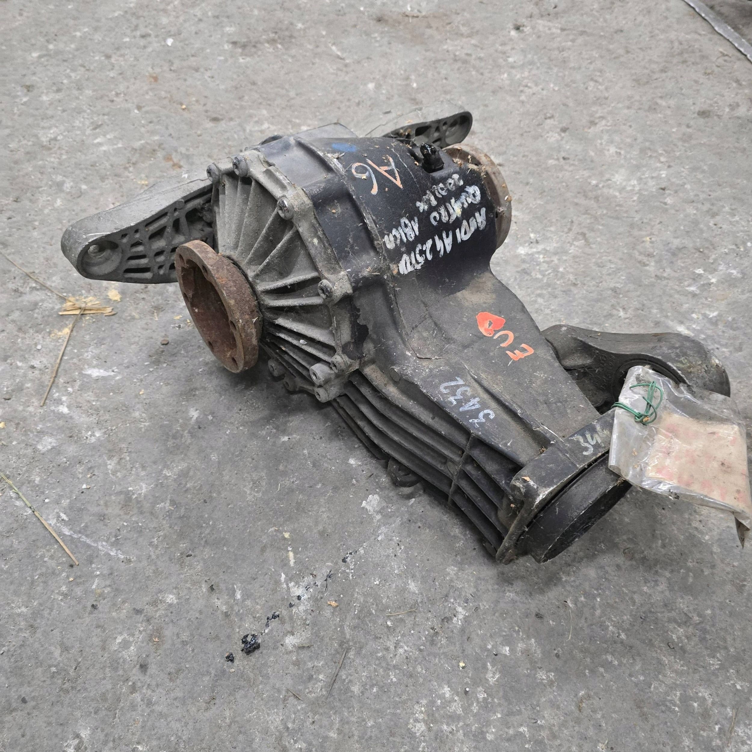 Diferencial trasero Audi A6 Allroad C5 8E0599237K usado 2