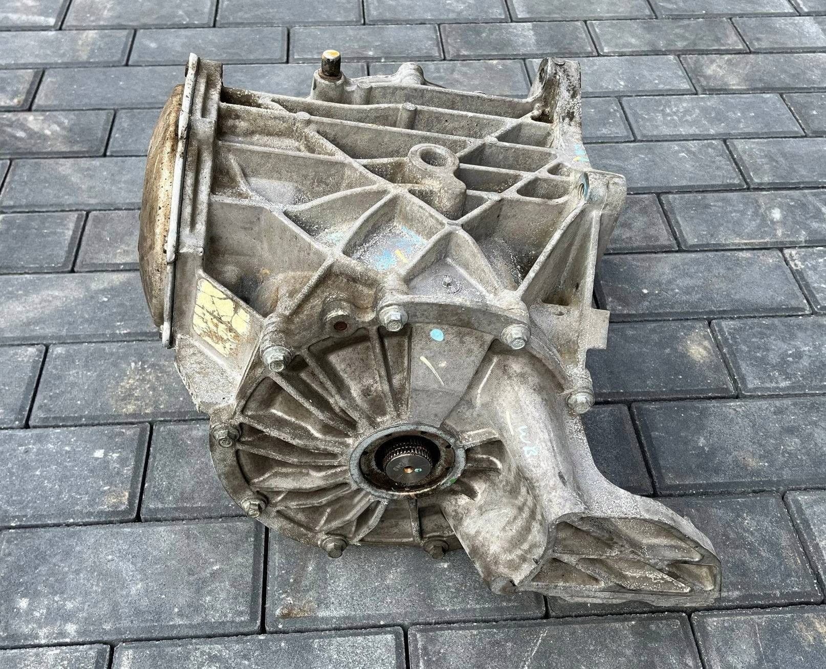 Puente trasero diferencial Chevrolet Corvette C6 6.0 24235244 usado 2